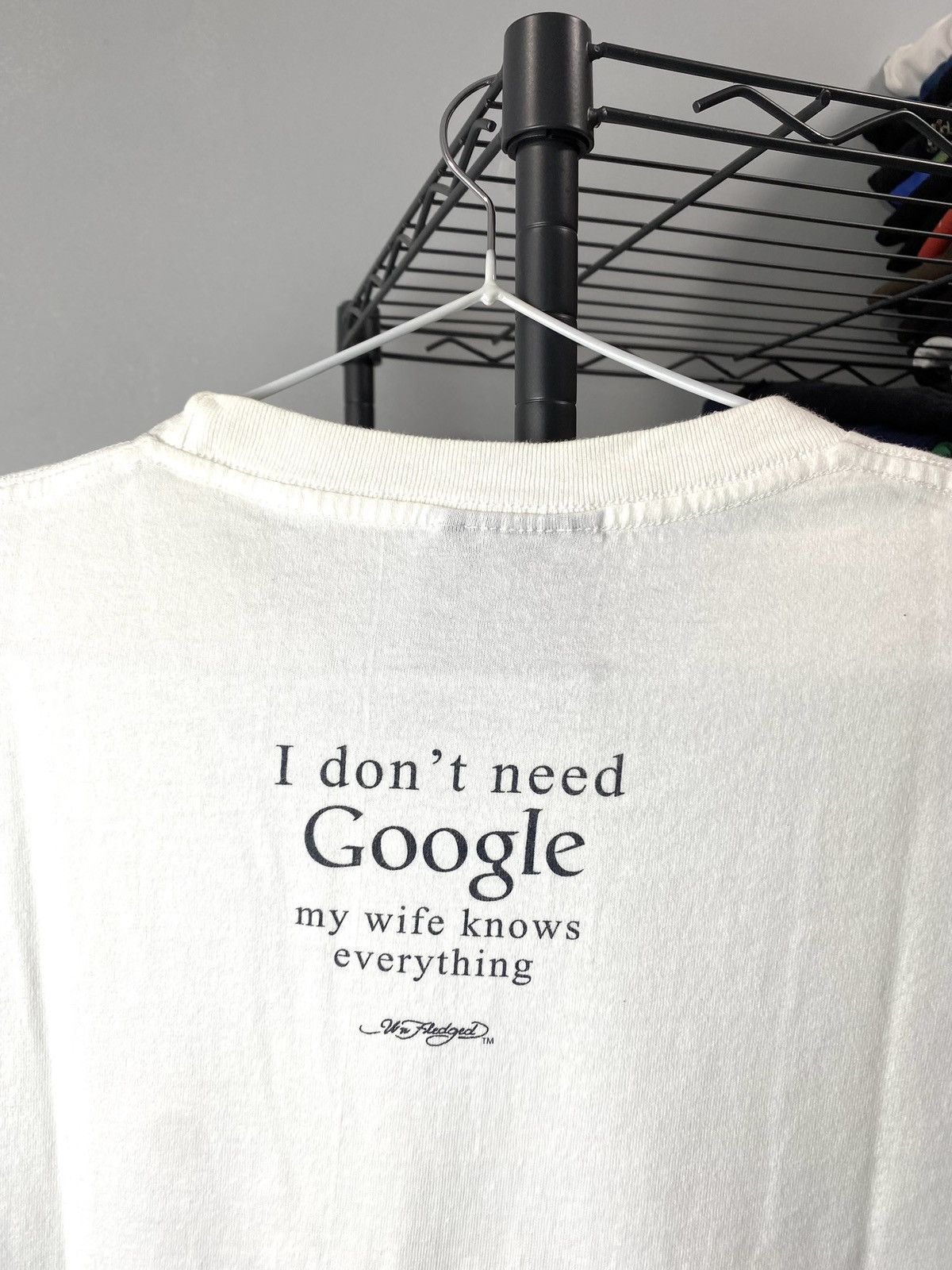 Vintage Vintage 1990s I Don’t Need Google Humor Art T Shirt Size US M / EU 48-50 / 2 - 4 Thumbnail