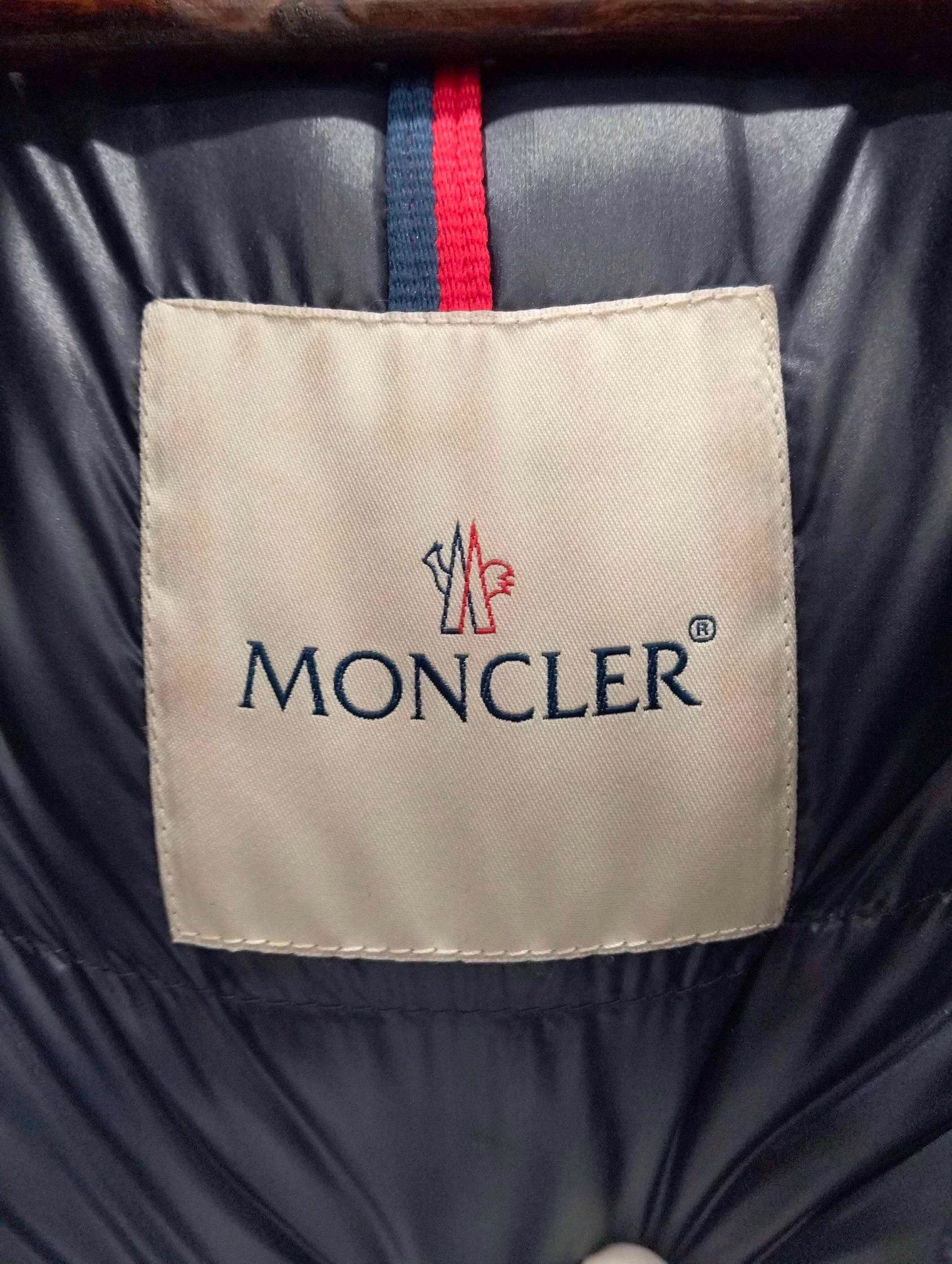 Moncler Moncler Navy Short Puffer Jacket Women's 3 Size L / US 10 / IT 46 - 3 Thumbnail