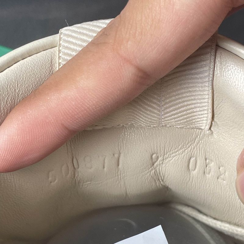 Gucci Gucci Rhyton Logo Low-Top Sneakers for Men - Size US 9.5 / EU 42-43 - 5 Thumbnail