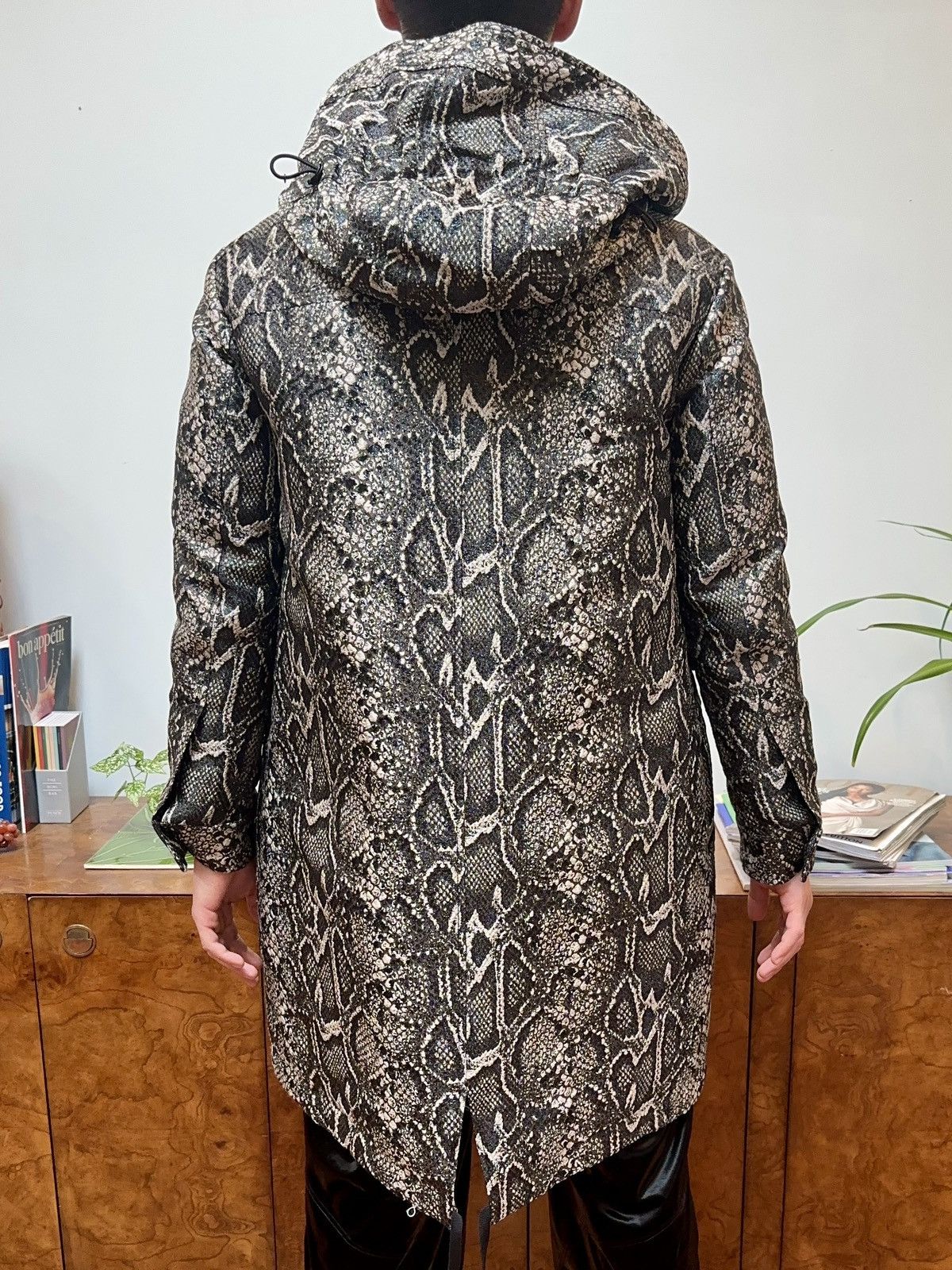 Moncler Metallic Snakeskin Jacquard Down Coat Size US S / EU 44-46 / 1 - 4 Thumbnail