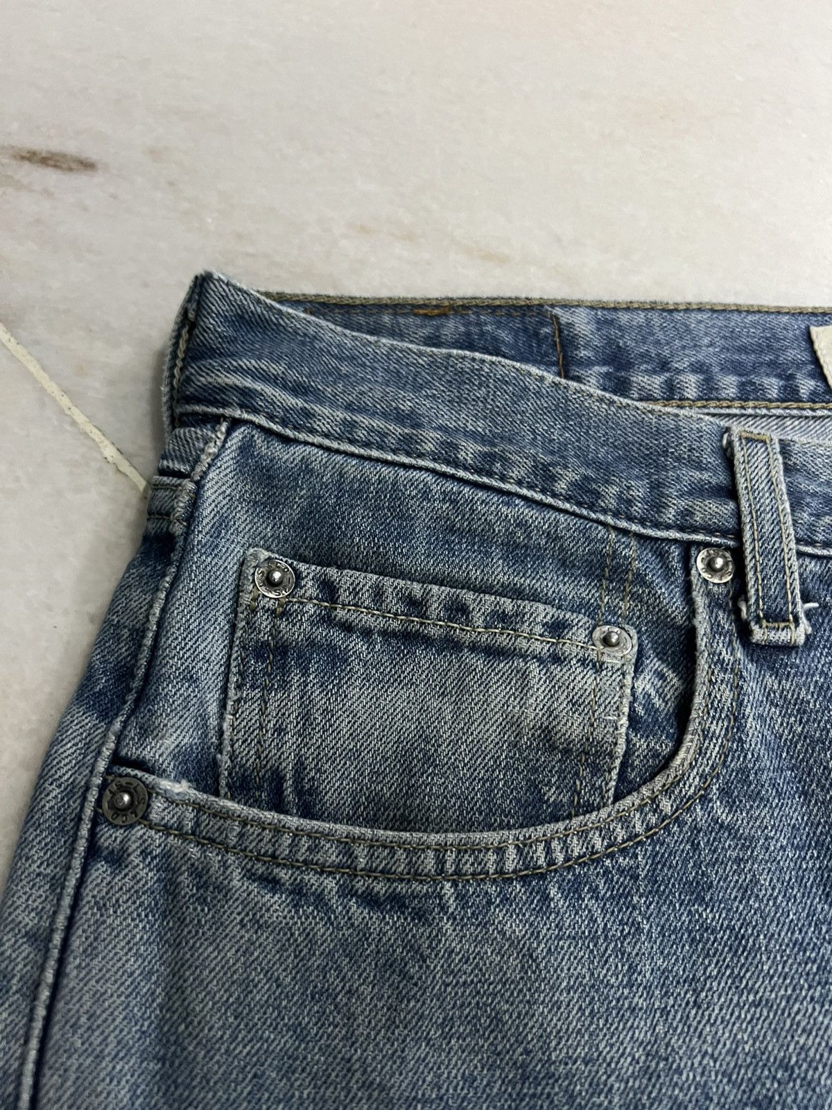 Levi's × Levi's Vintage Clothing Vintage Levis 569 Loose Straight Light Wash Jean Size US 34 / EU 50 - 6 Thumbnail