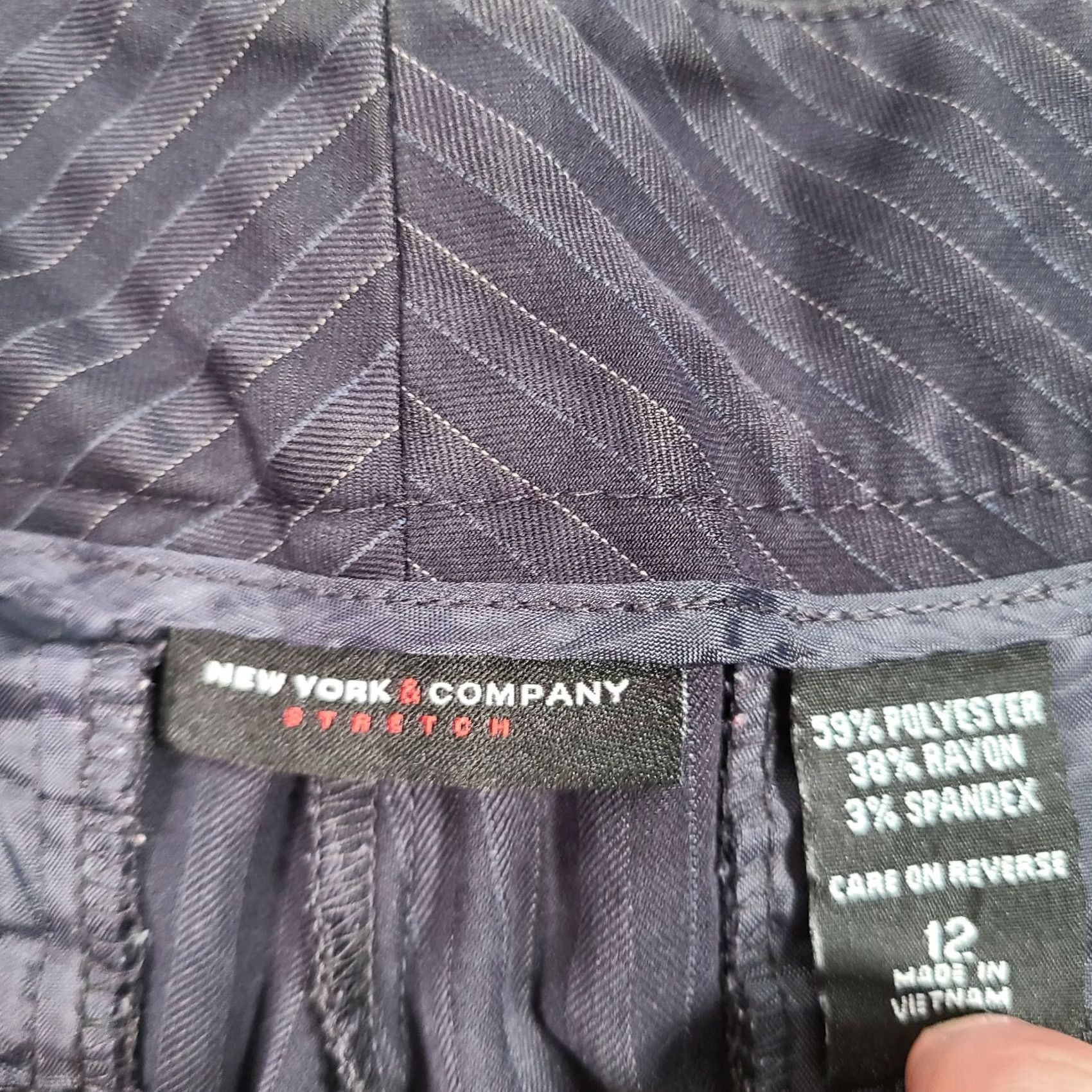 Vintage New York & Company Pants Womens Black Capri Straight Striped Stretch Mid-Rise Size 12 Size 34" / US 12 / IT 48 - 3 Thumbnail