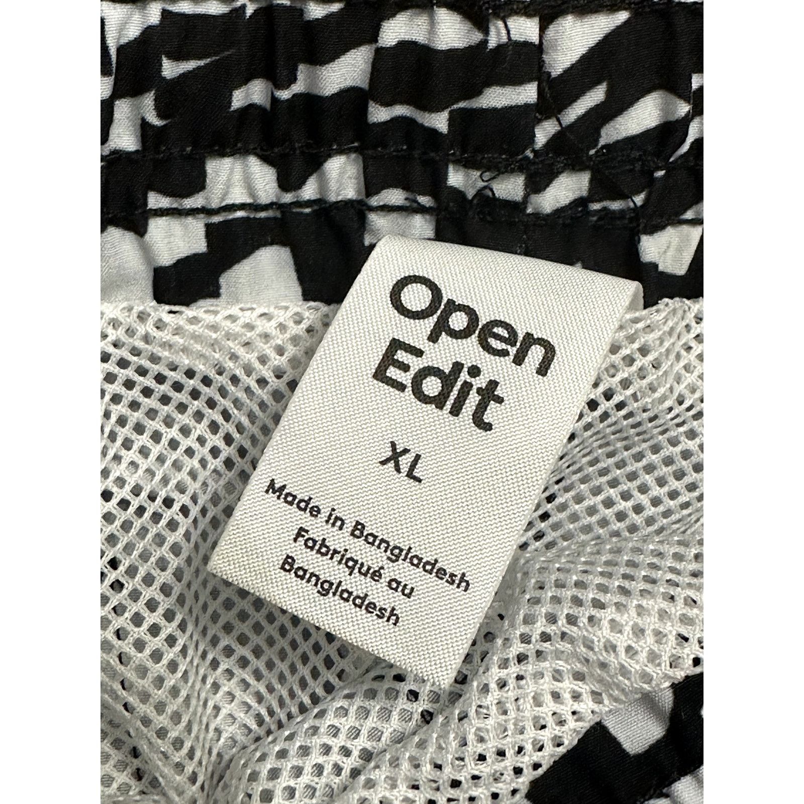 Other Open Edit Volley Swim Trunks BuiltIn Mesh Black/White XL NWT Size US 36 / EU 52 - 8 Thumbnail