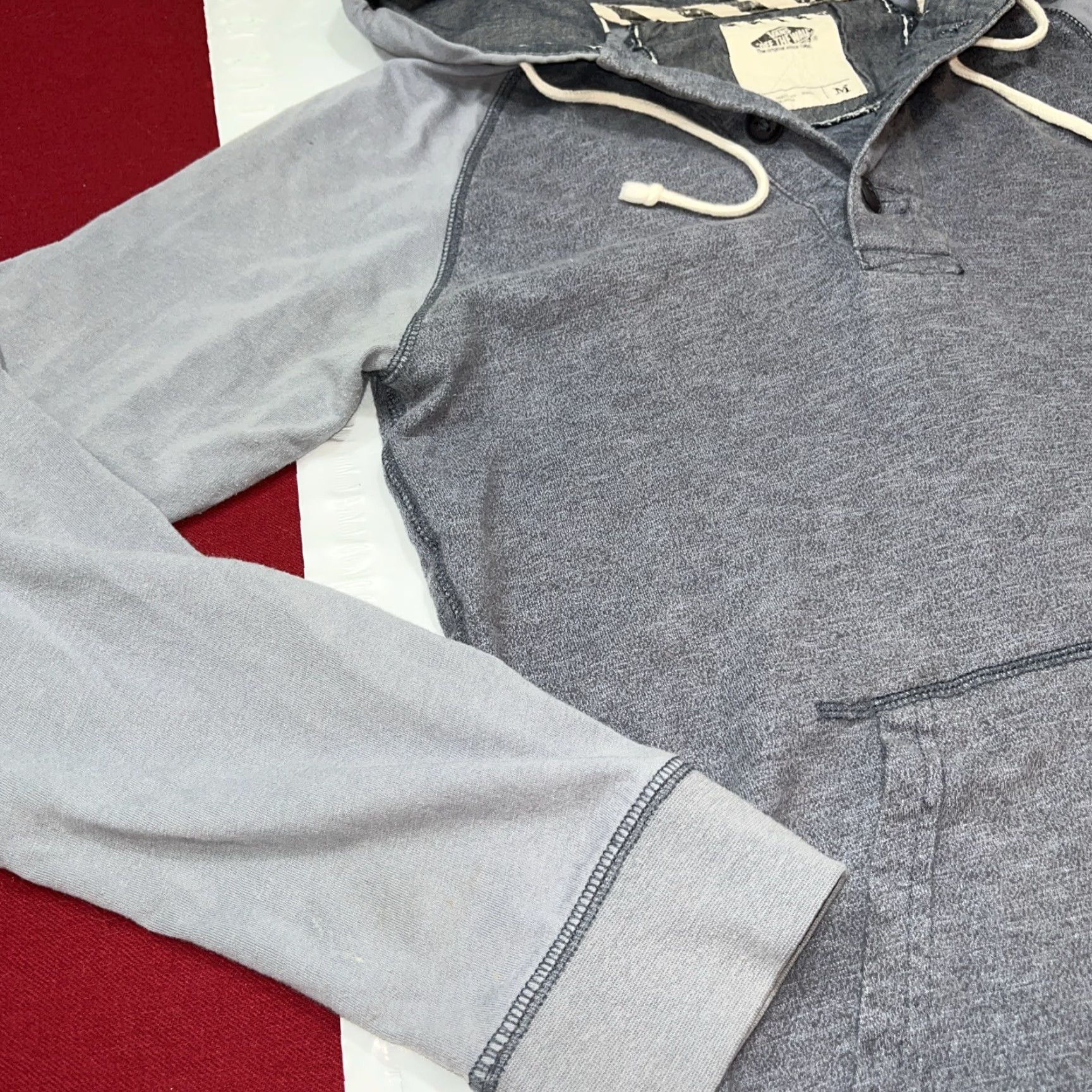 Vans VANS Off The Wall Hooded Pullover Shirt Mens Medium Gray Knit Button Neck Henley Crew Neck Long Sleeve 2 Tone 90s Skate Surfer Pocket Size US M / EU 48-50 / 2 - 6 Thumbnail
