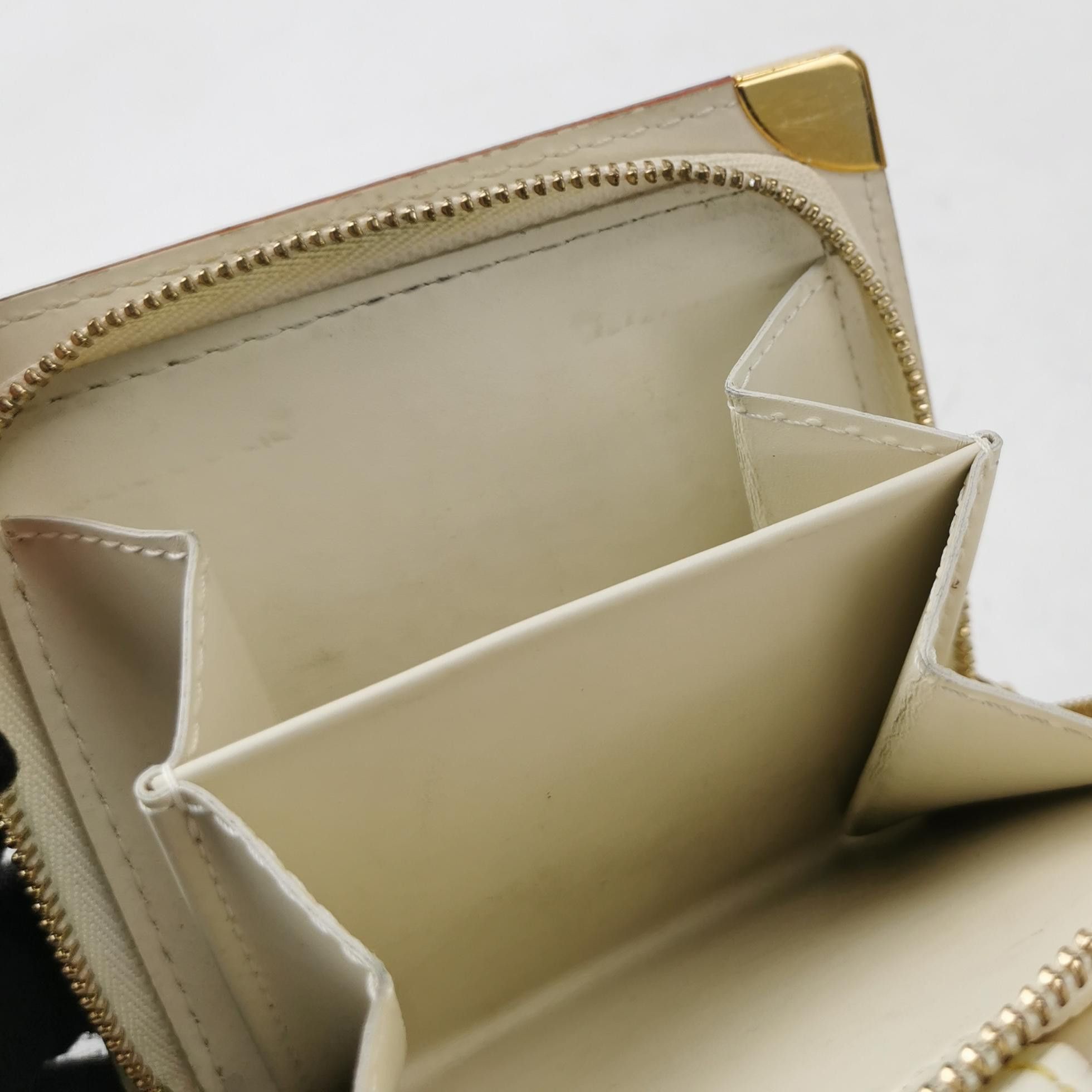 Louis Vuitton Louis Vuitton (LV) Lambskin Simple Gold Edge Wallet -y2506 Size ONE SIZE - 7 Thumbnail