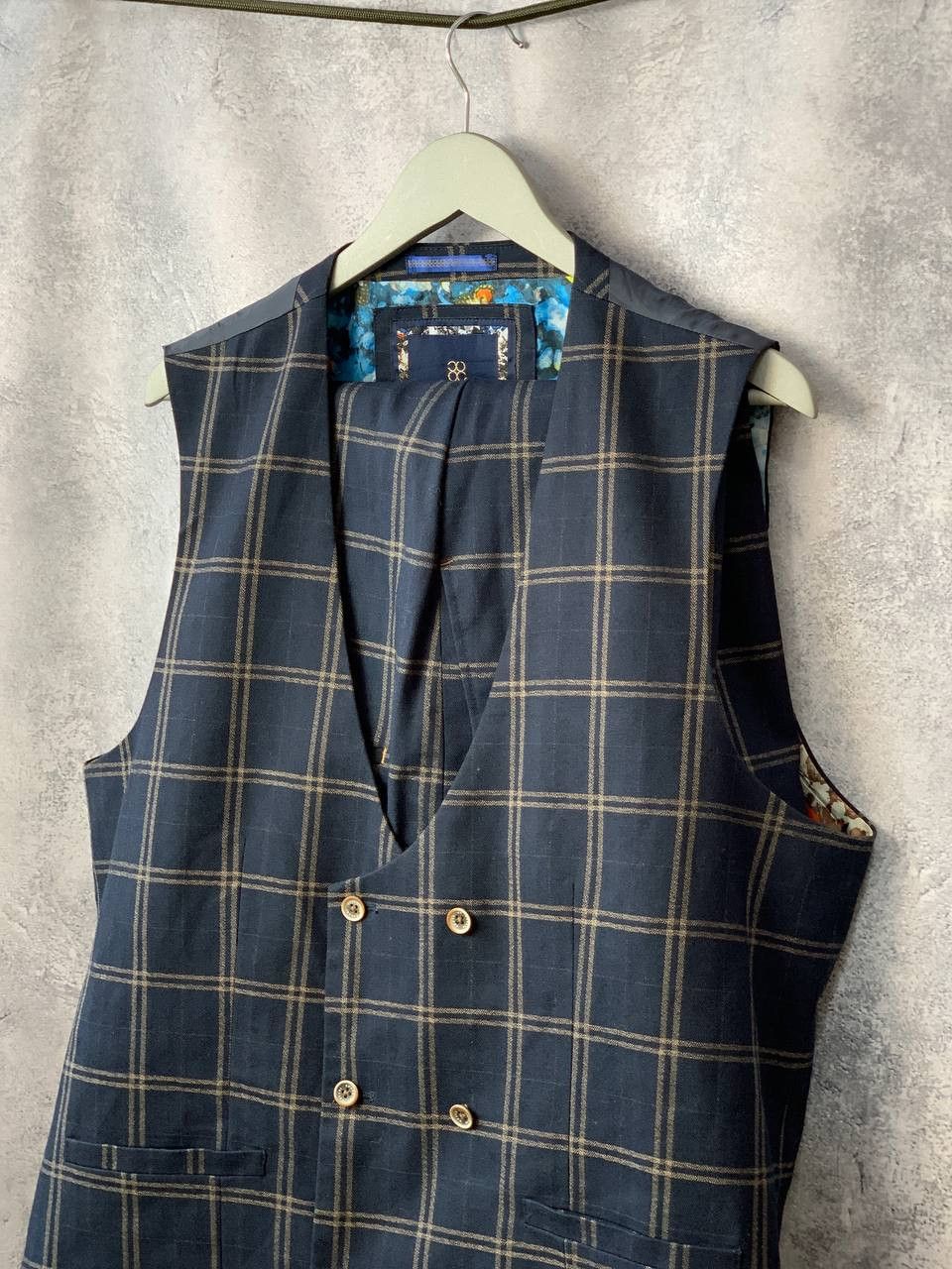 Designer House of Cavani Vest + Pants Suit Size 48R - 2 Thumbnail
