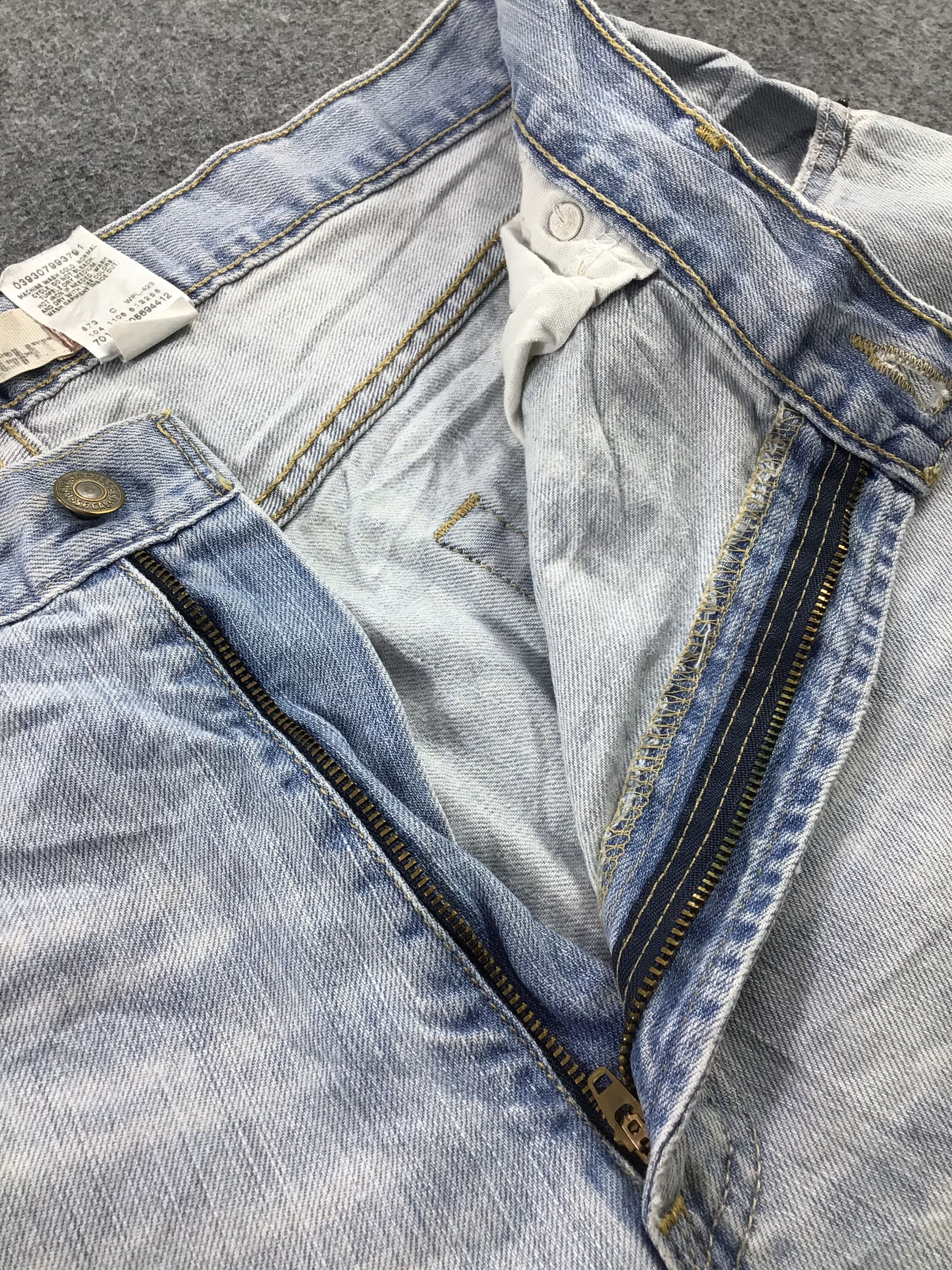 Levi's Vintage Levi's 569 Jeans Light Wash Straight Denim KJ233 Size US 37 - 8 Thumbnail