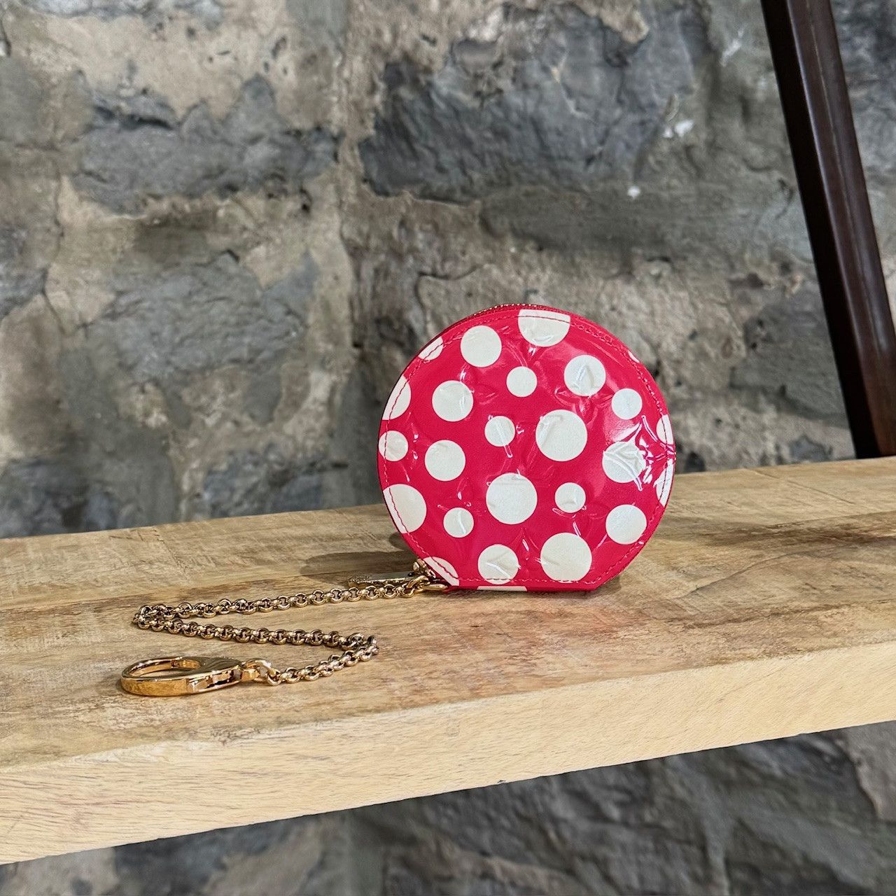 Louis Vuitton × Yayoi Kusama Louis Vuitton X Yayoi Kusama Red Vernis Dot Coin Purse Size ONE SIZE - 1 Thumbnail