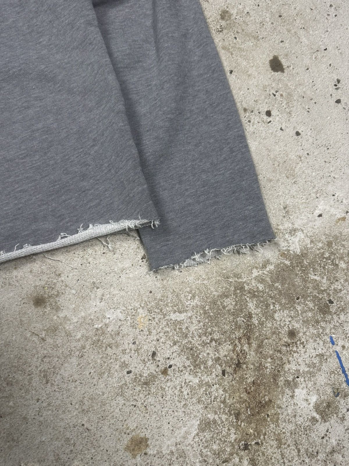 Acne Studios Acne Studios Distressed Style Gray Crewneck Sweatshirt Size US L / EU 52-54 / 3 - 3 Thumbnail