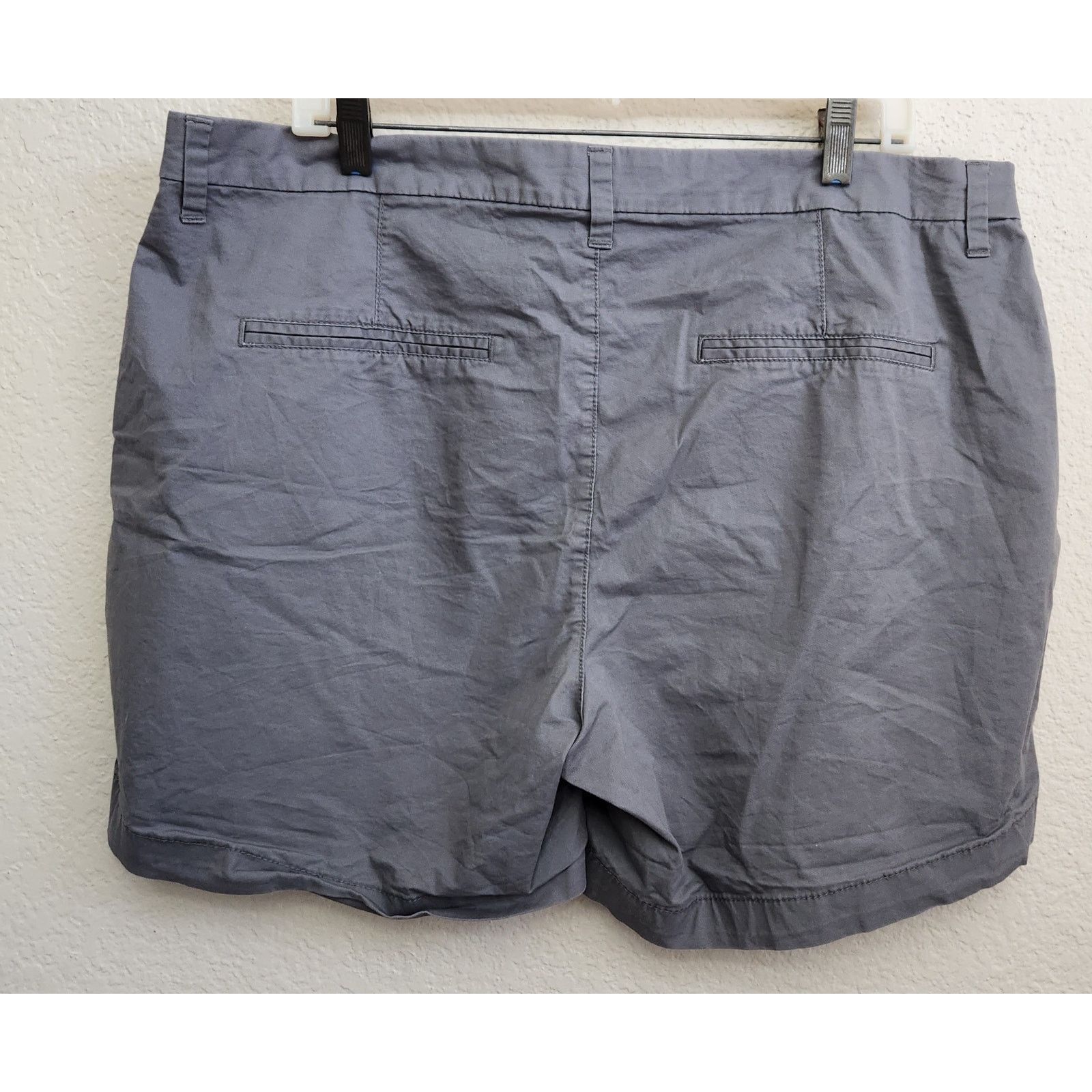 Old Navy Old Navy Gray Everyday Flat Front Slashed Pockets Shorts 16 Size 38" / US 16 / IT 52 - 3 Thumbnail