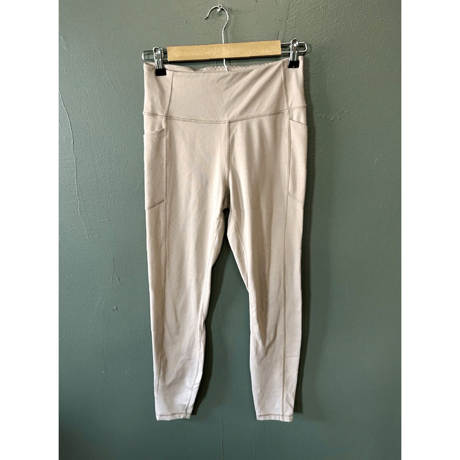 Victoria's Secret Victoria's Secret Womens Brown Leggings Athletic Cropped Size M Size 32" / US 10 / IT 46 - 2 Thumbnail