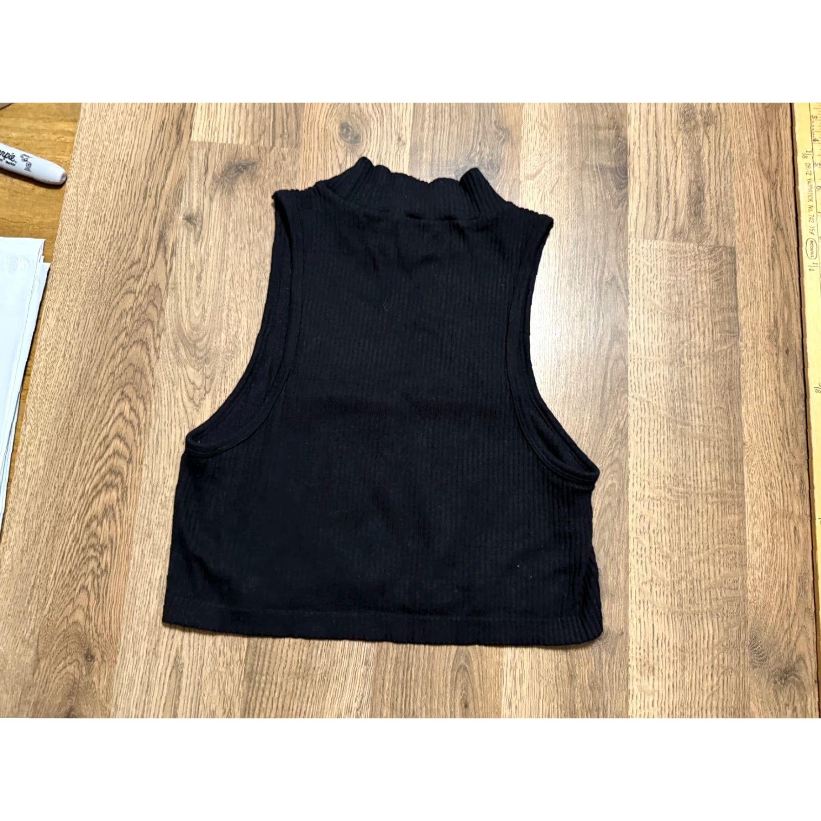 Aeropostale AeroPOSTALE Tank Top Womens Size Medium Black Mock Neck Crop Ribbed Size M / US 6-8 / IT 42-44 - 2 Thumbnail