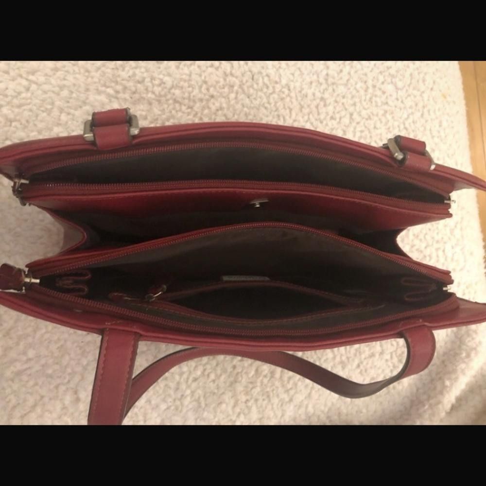 Liz Claiborne medium extendable red bag