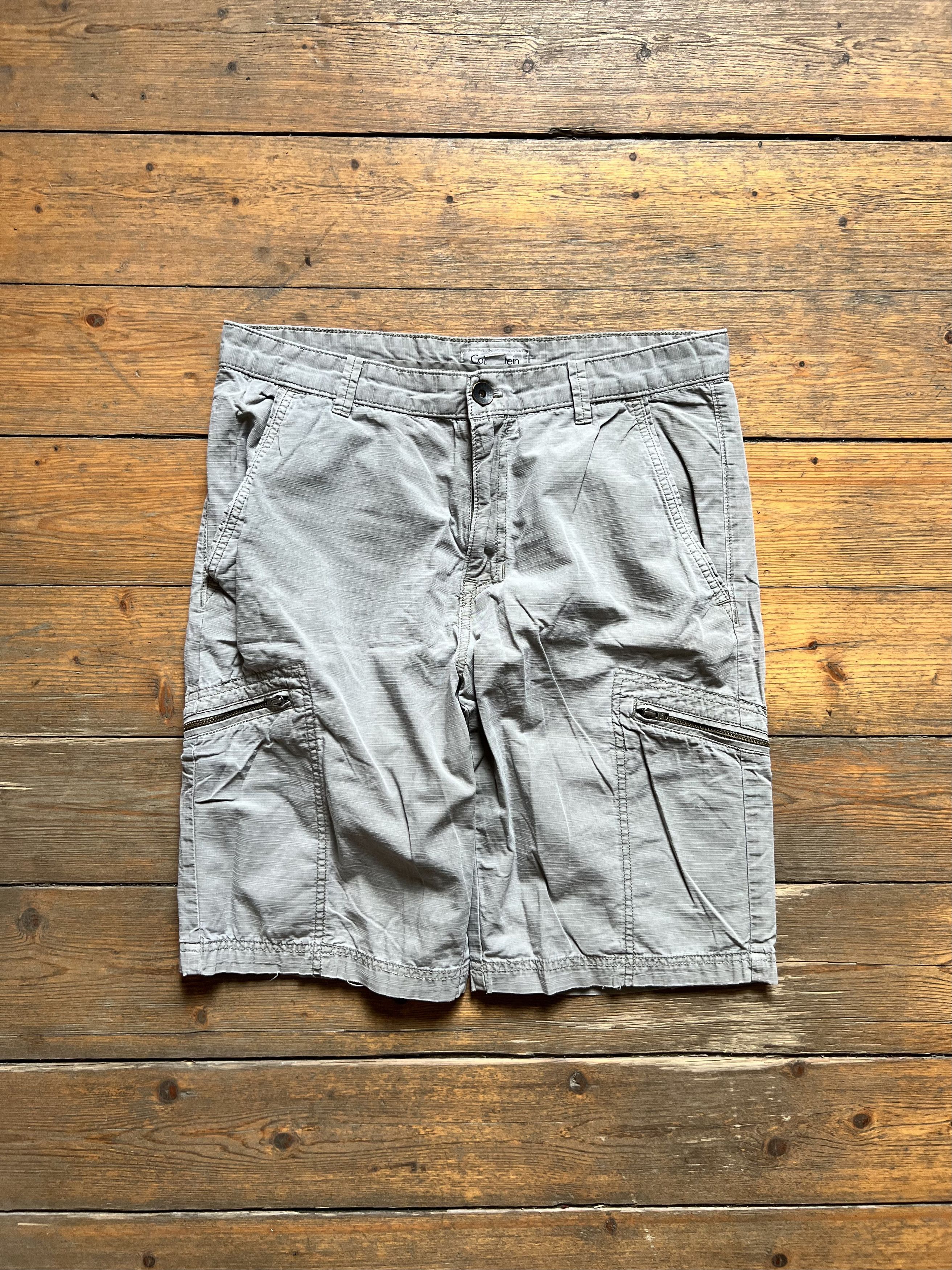 Calvin Klein CK Vintage Cargo 6 Pockets Shorts Size US 30 / EU 46 - 1 Thumbnail
