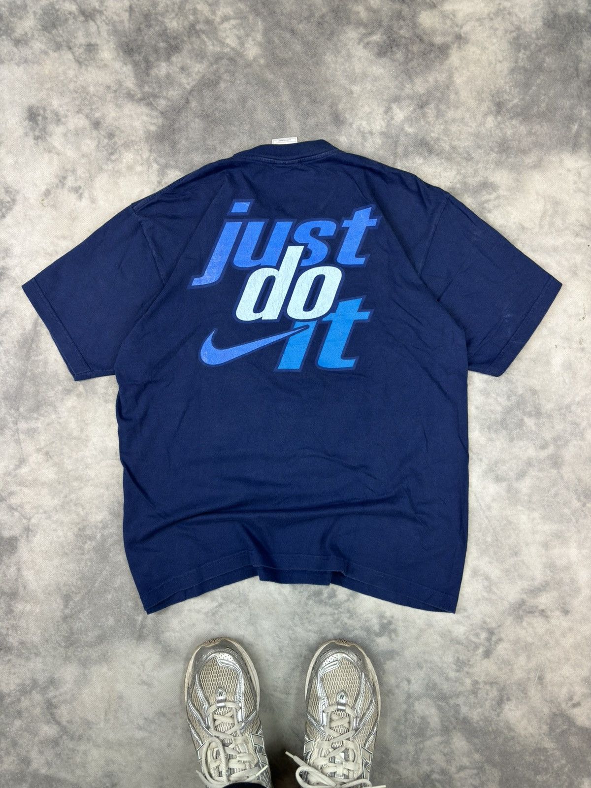Nike × Vintage Vintage Y2K Nike Spellout Big Logo Faded T-Shirt Size US L / EU 52-54 / 3 - 1 Thumbnail
