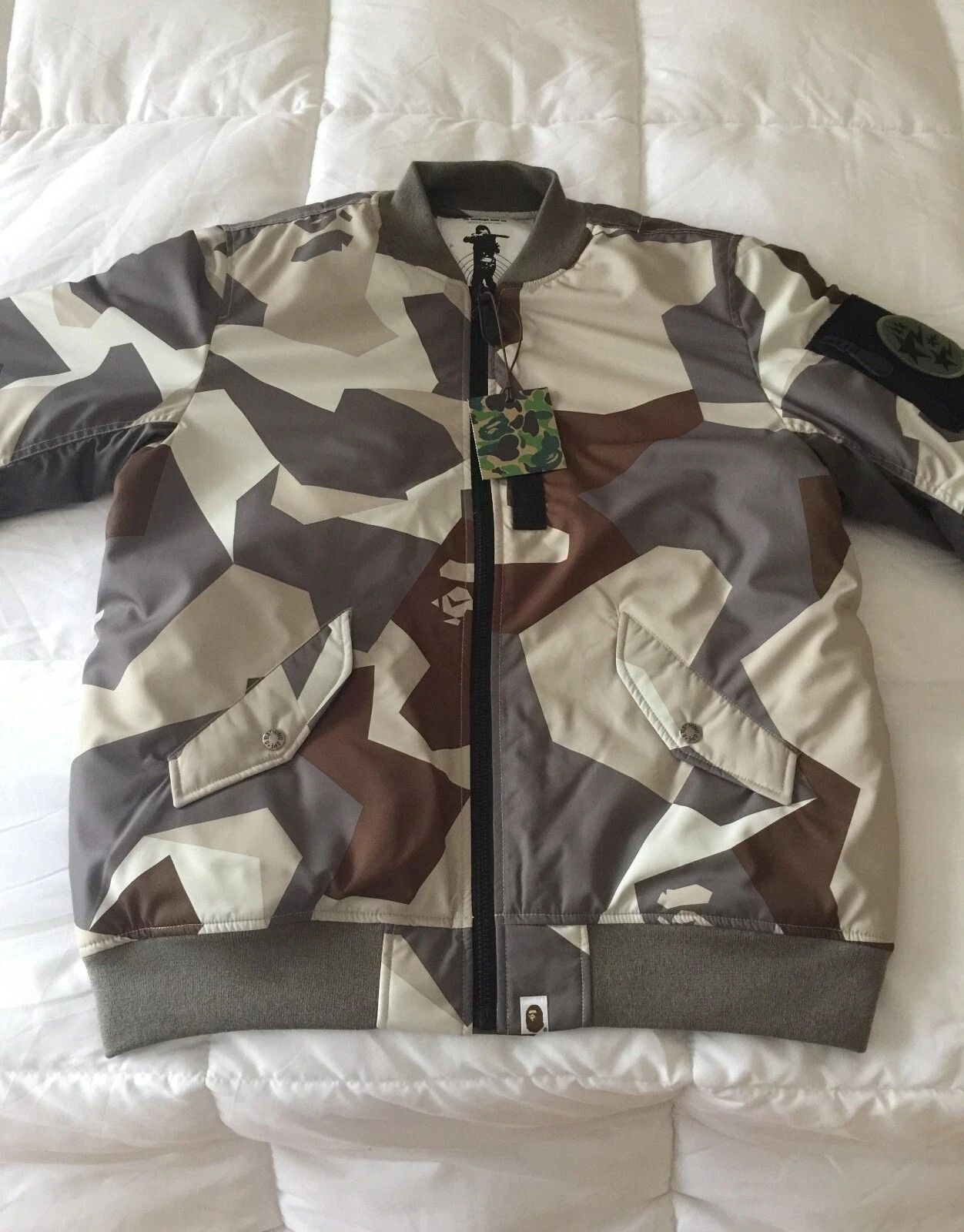 Bape BAPE A BATHING APE MEN SPLINTER CAMO BOMBER JACKET XL 2018 Size US XL / EU 56 / 4 - 1 Thumbnail