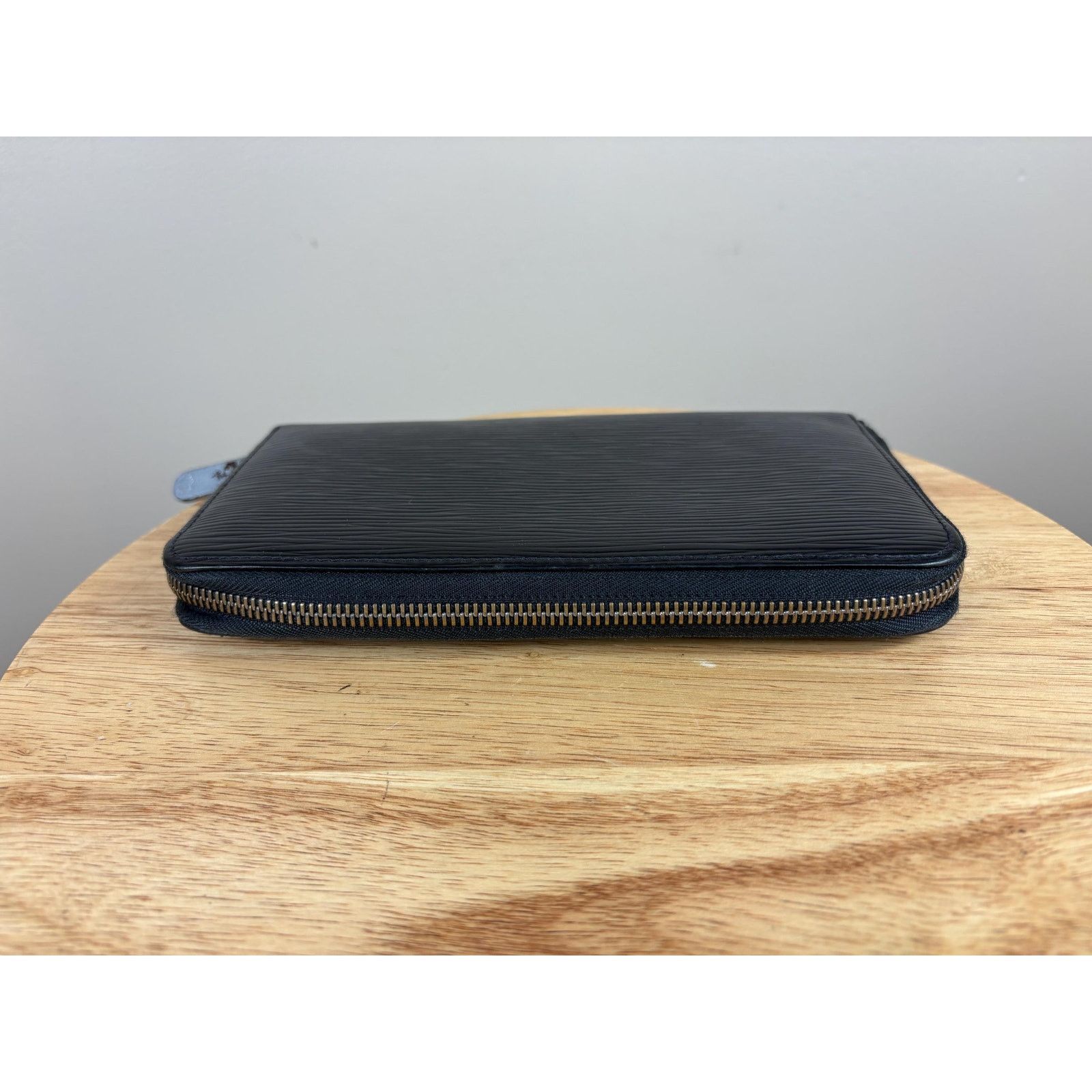 Louis Vuitton Authentic Louis Vuitton Black Epi Zippy Zip Around Wallet Size ONE SIZE - 3 Thumbnail