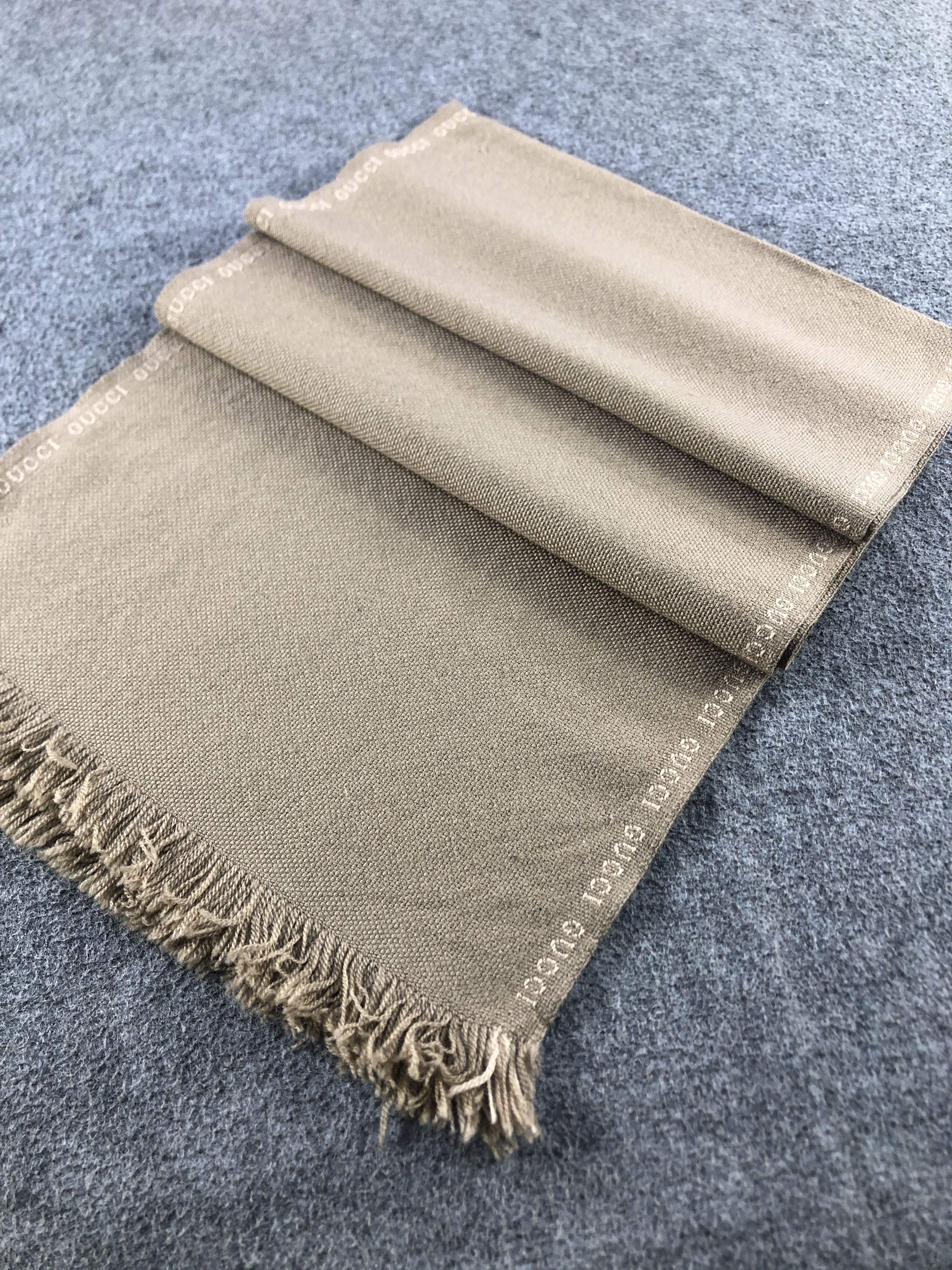 Gucci Gucci Scarf / Muffler / Neckwear P944 Size ONE SIZE - 2 Thumbnail