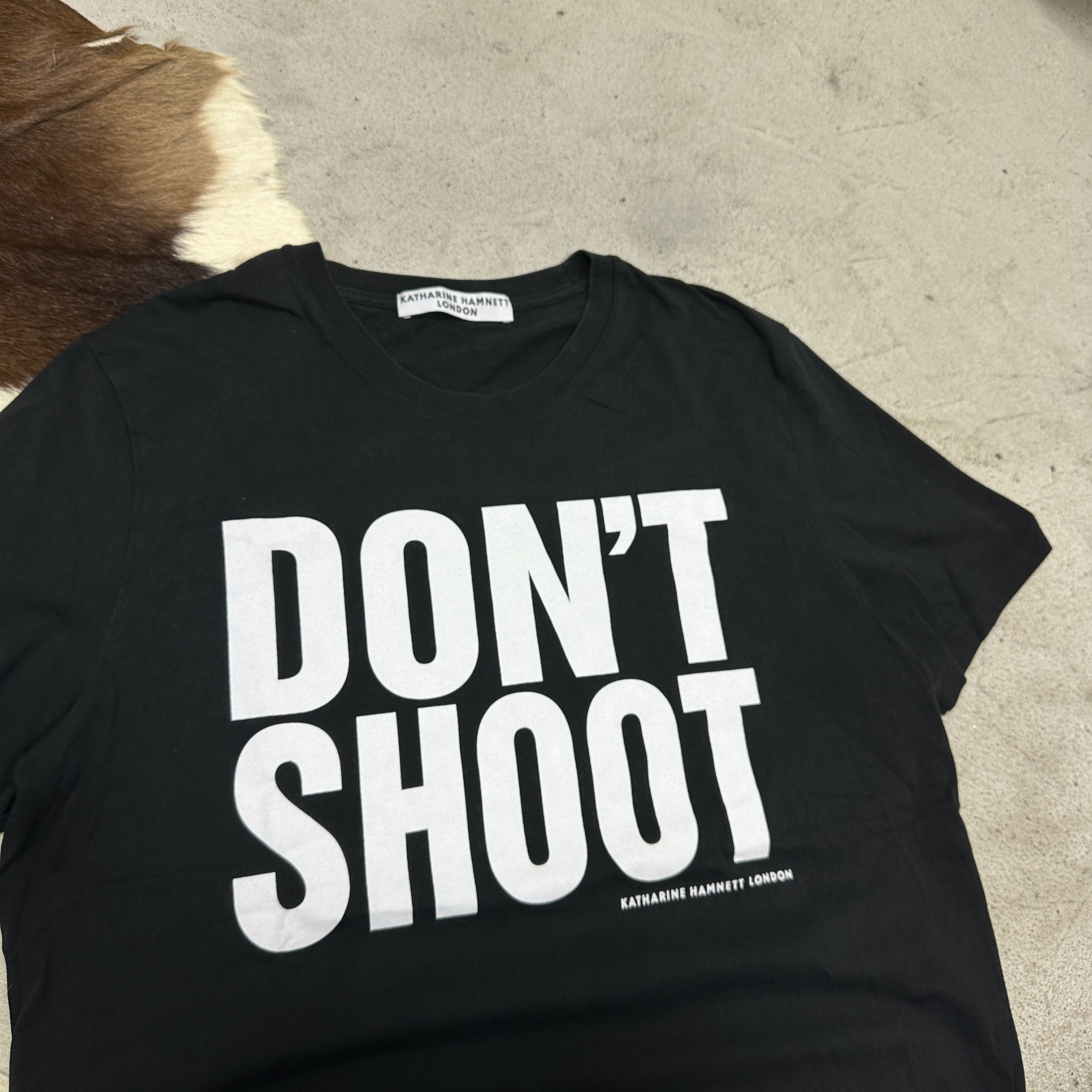 Katharine Hamnett London Vintage Opium Katherine Hamnett Dont Shoot T-shirt 00s Size US L / EU 52-54 / 3 - 3 Thumbnail