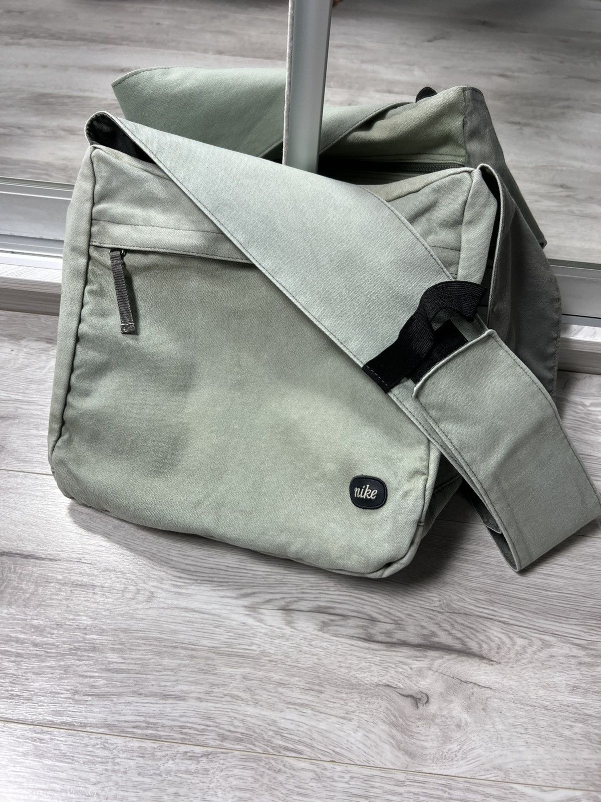 Nike Vintage Nike Trademark 978-952 Messenger Bag Logo Size ONE SIZE - 2 Thumbnail