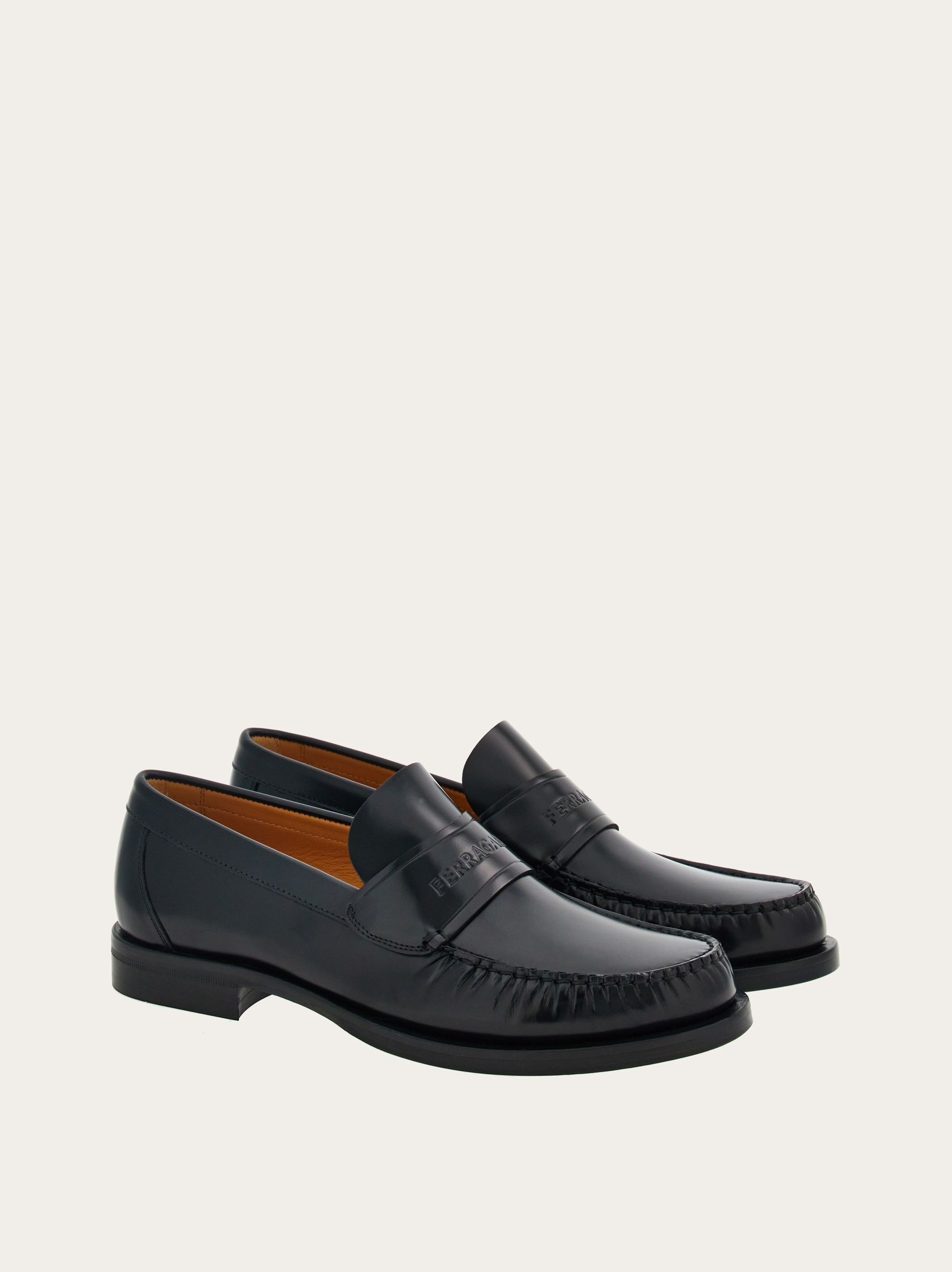o1s1rm1125 Leather Loafers in Black