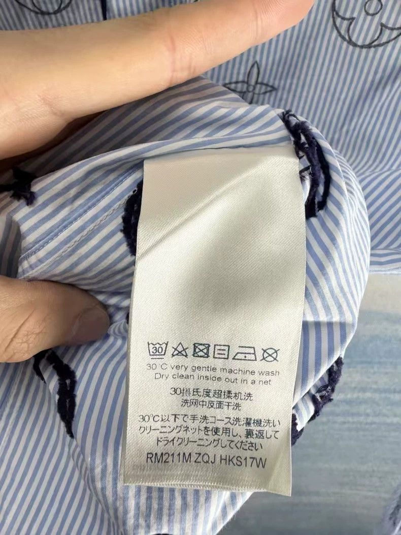 Louis Vuitton Louis Vuitton Louis Vuitton Blue Stripe Pattern Shirt Size Size US S / EU 44-46 / 1 - 4 Thumbnail