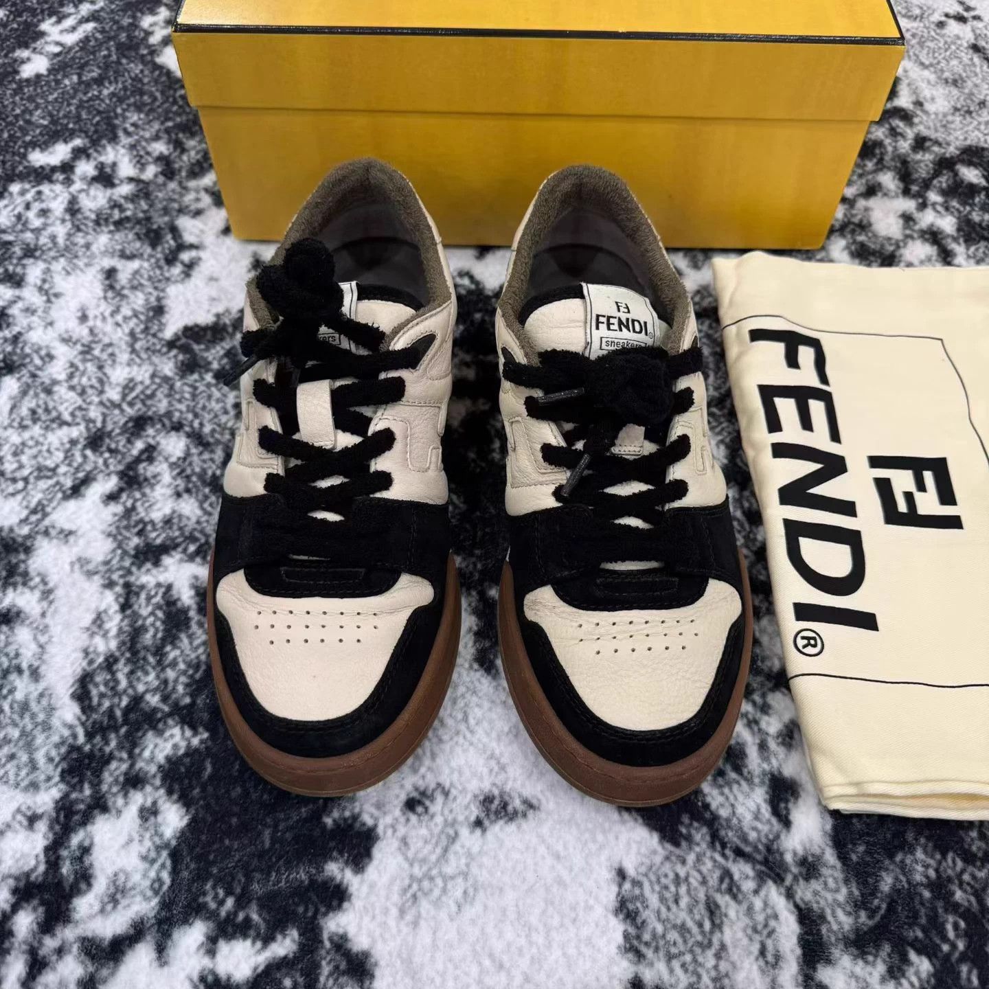 Fendi FENDI Match Black & White Panda Sneakers 41.5 Size US 8.5 / EU 41-42 - 2 Thumbnail