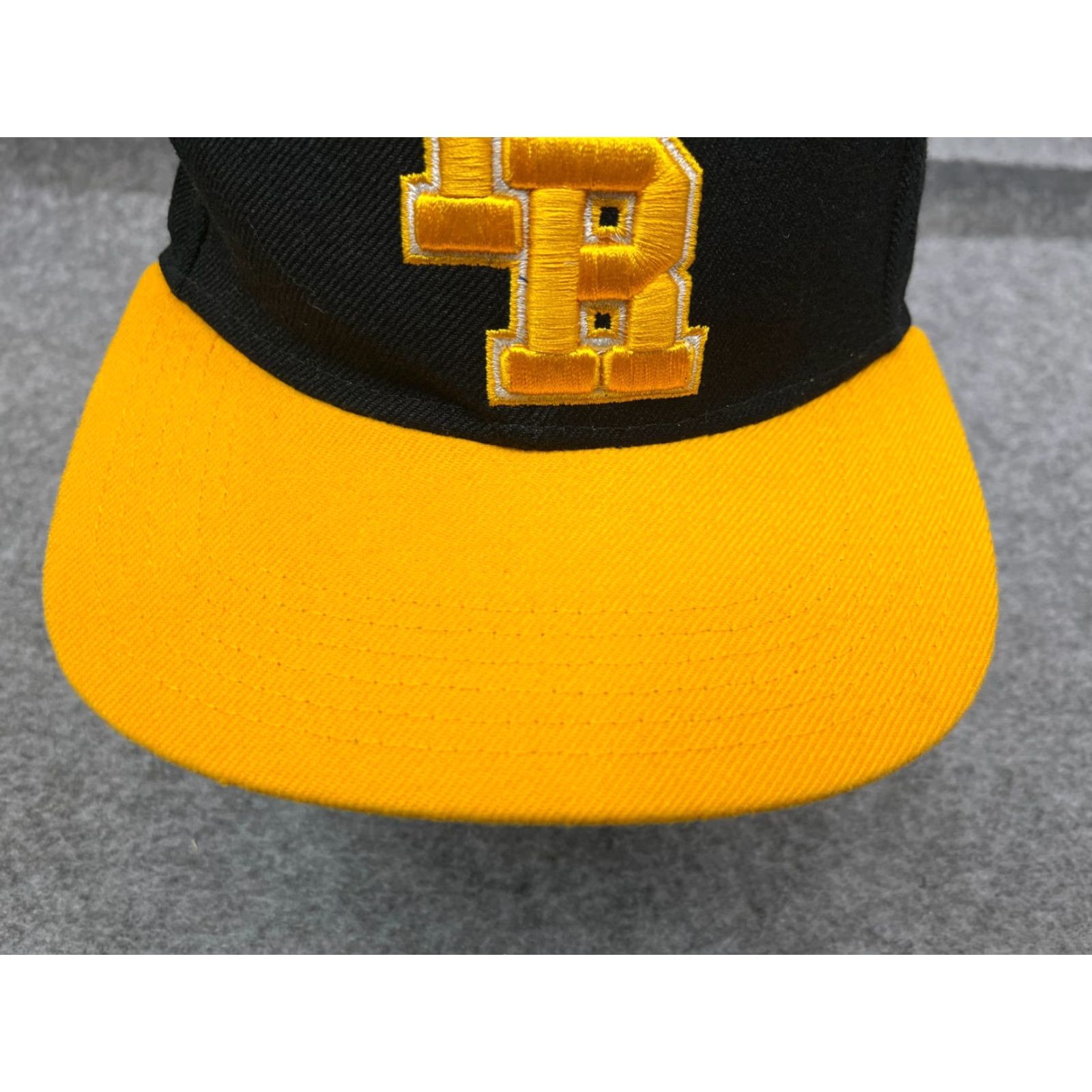 Vintage Young & Reckless Hat Cap Snap Back Adult One Size Black Yellow Acrylic Wool Size ONE SIZE - 3 Thumbnail