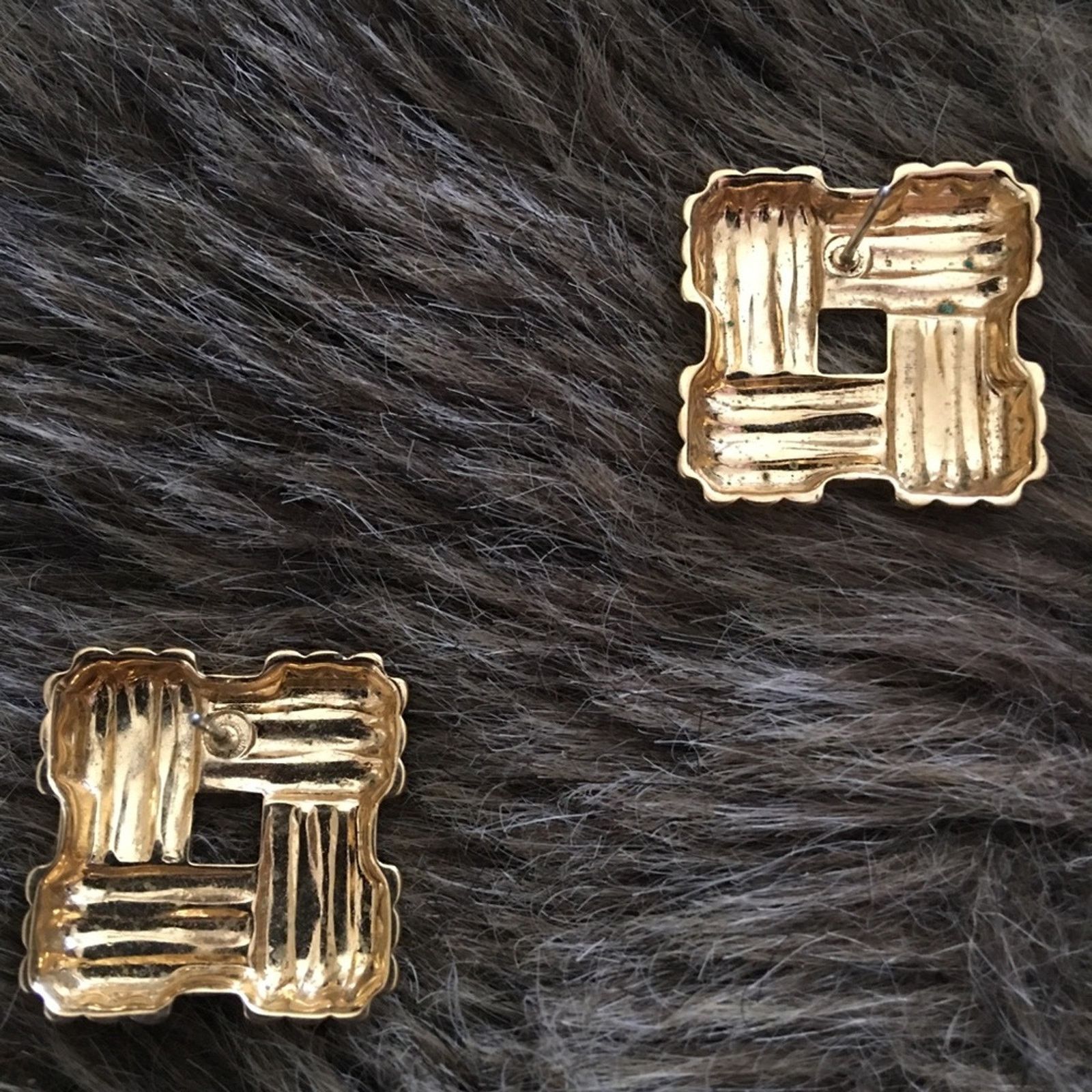 Vintage Vintage 80s gold tone basket weave style earrings Size ONE SIZE - 3 Thumbnail