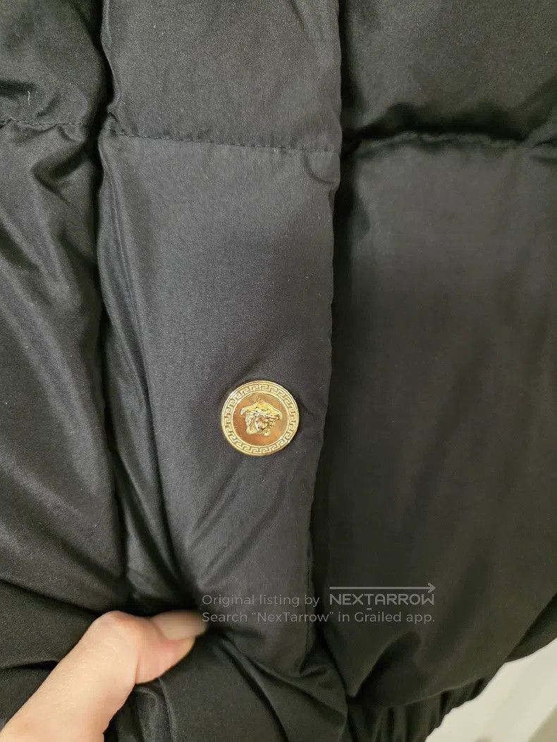Versace Versace Black hooded down jacket Size S / US 4 / IT 40 - 2 Thumbnail