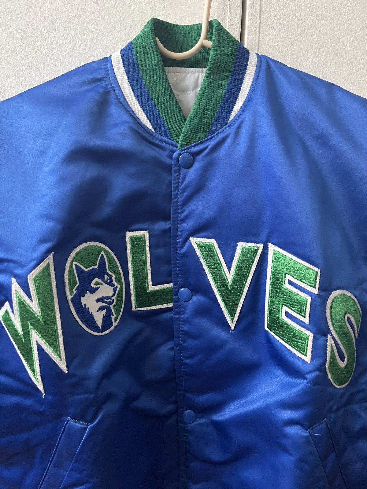 Starter VINTAGE Starter Minnesota Timberwolves Bomber Jacket Size L Size US L / EU 52-54 / 3 - 3 Thumbnail
