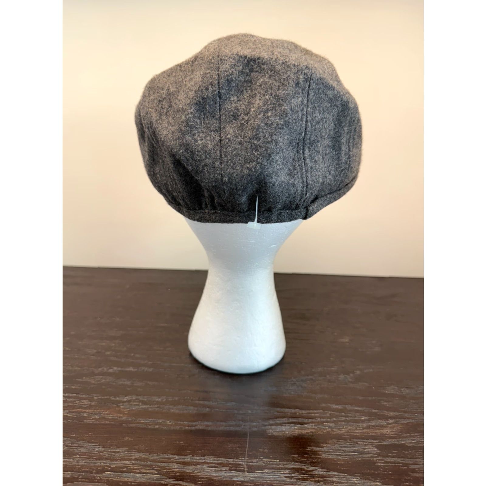 Vintage DPG 1921 Hat Mens Medium Gray Wool Blend Newsboy Flat Cap Lined Retro Newsboy Cap Mens Gray Wool Blend DPG 1921 Hat Vintage Style City Classic Retro Size ONE SIZE - 4 Thumbnail