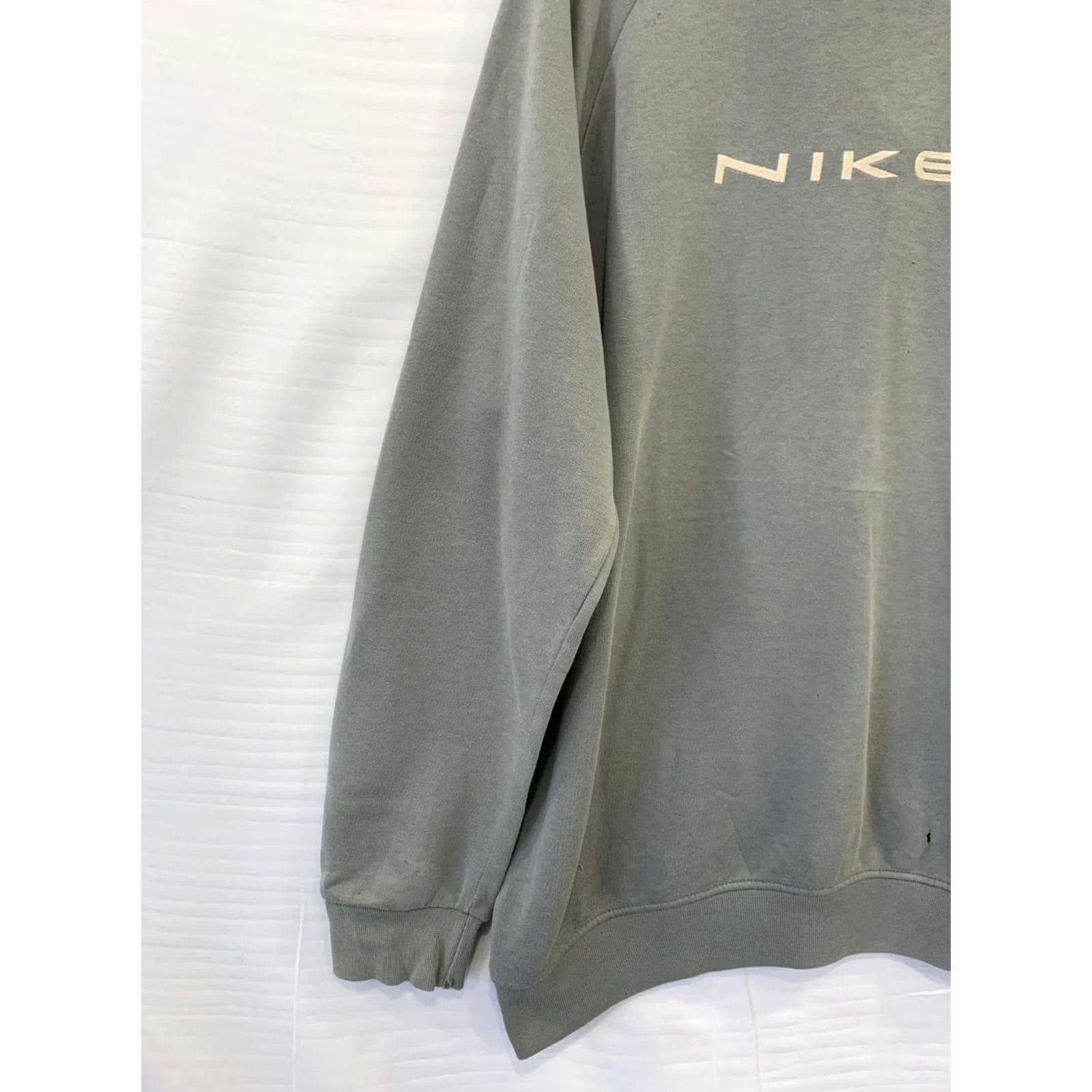 Nike VINTAGE Nike Crewneck Sweatshirt Gray Mens XL 90s Retro Swoosh Made in USA Size US XL / EU 56 / 4 - 7 Thumbnail