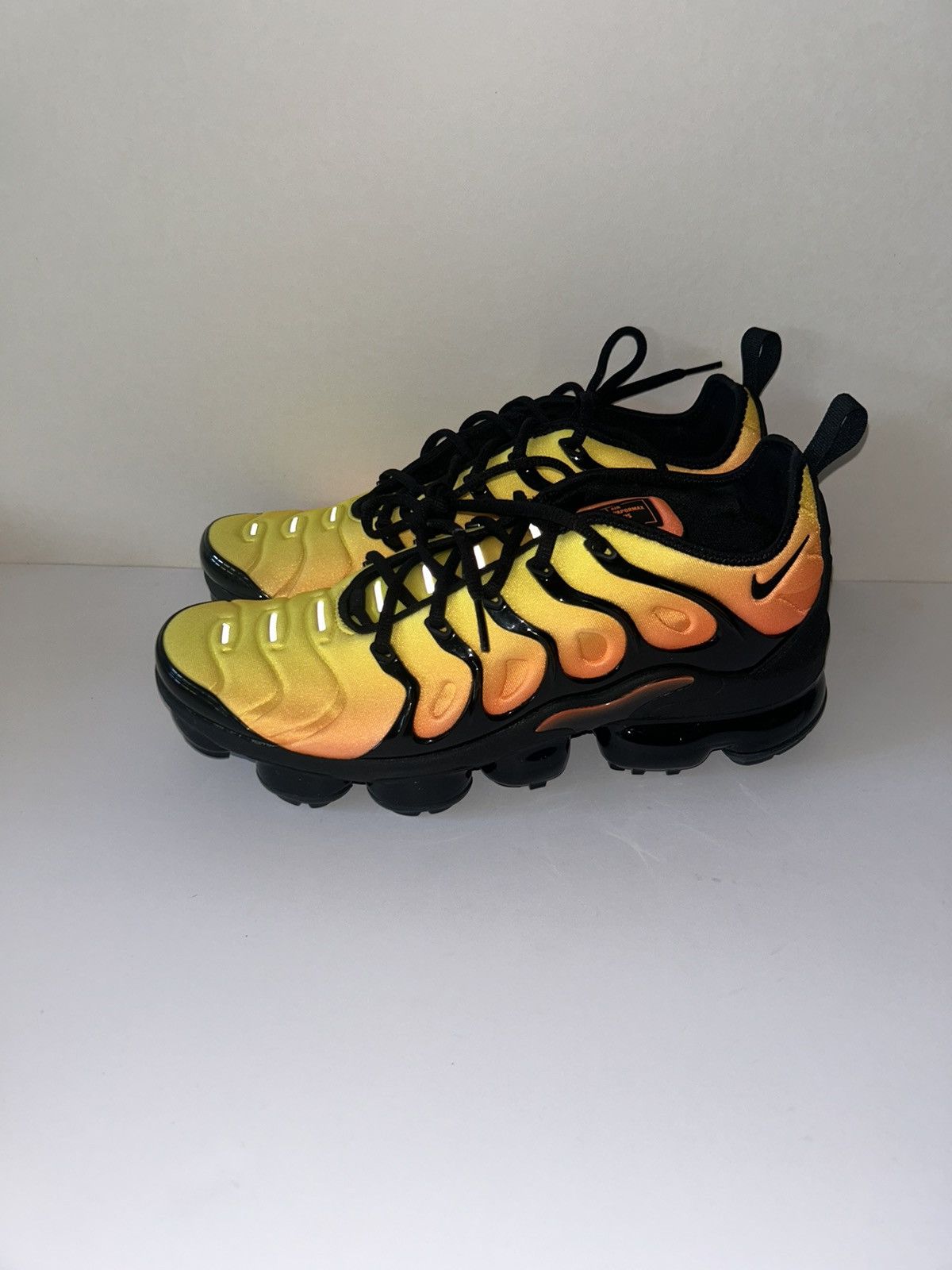 Nike Air Vapormax Plus Size US 9 / EU 42 - 6 Thumbnail