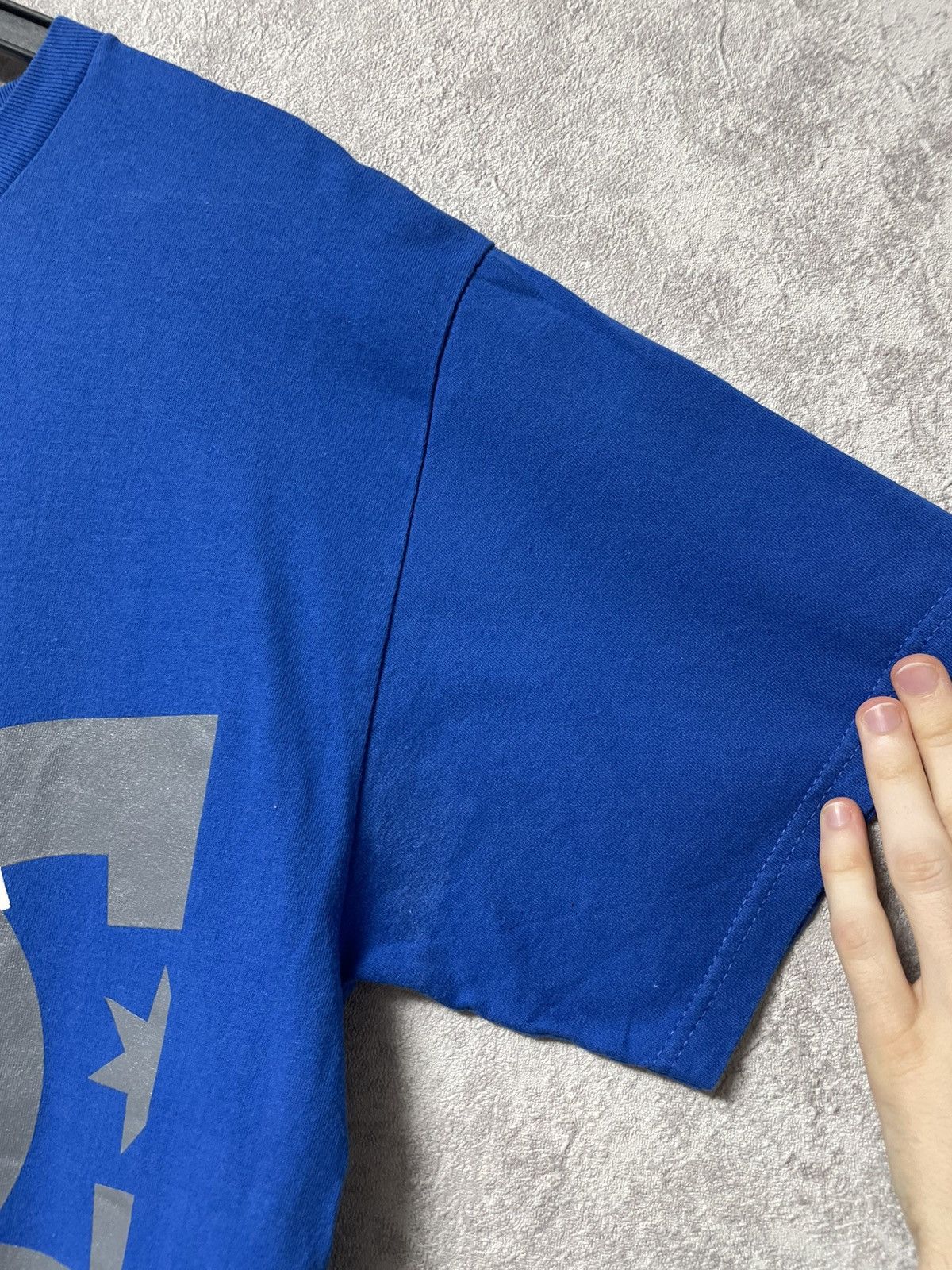 DC Vintage DC Shoes Big Logo T-Shirt Y2K Size US L / EU 52-54 / 3 - 8 Thumbnail