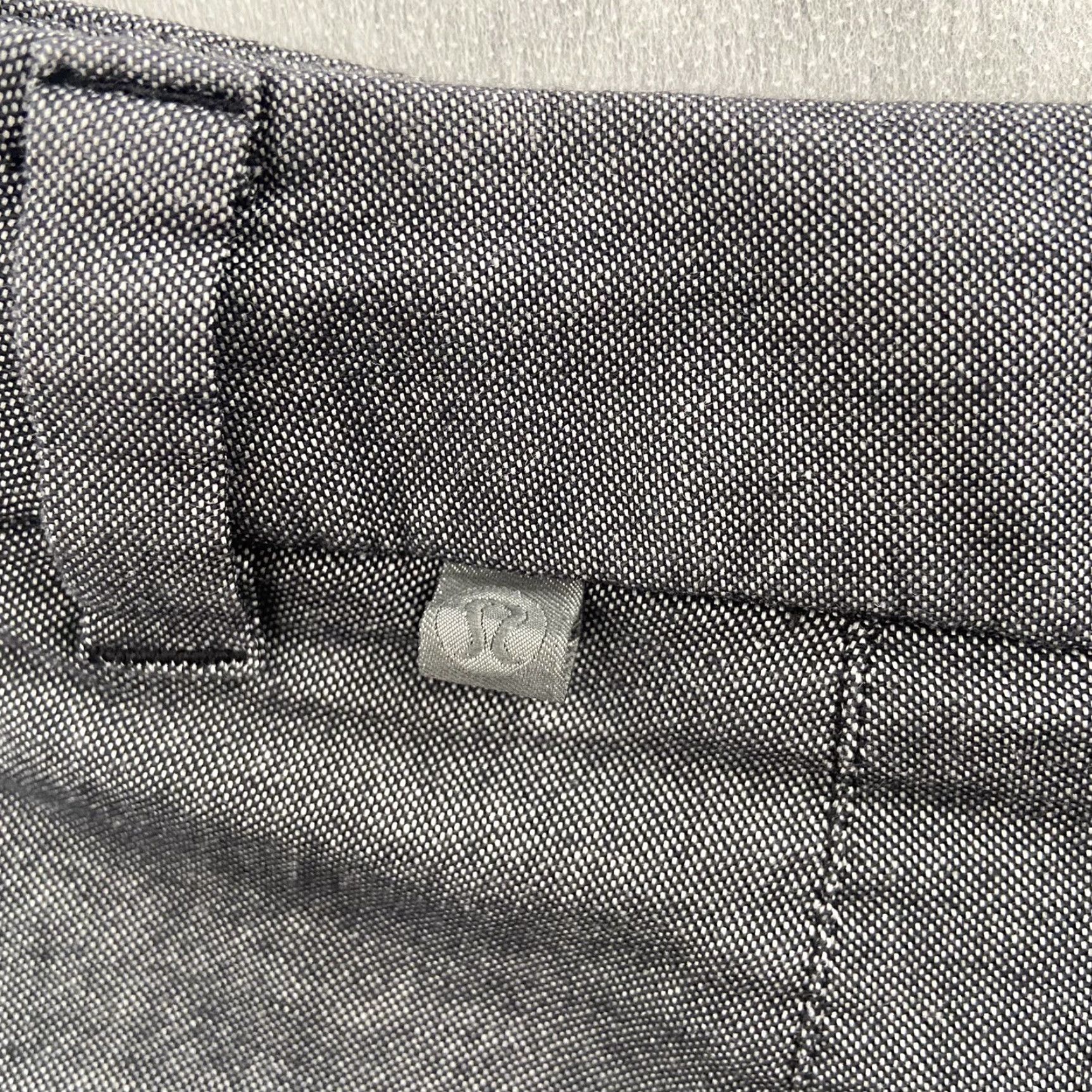 Lululemon Lululemon Shorts Adult Size 28 Gray Commission Classic Side Zip Pocket Logo Mens Size 28 Size US 28 / EU 44 - 4 Thumbnail