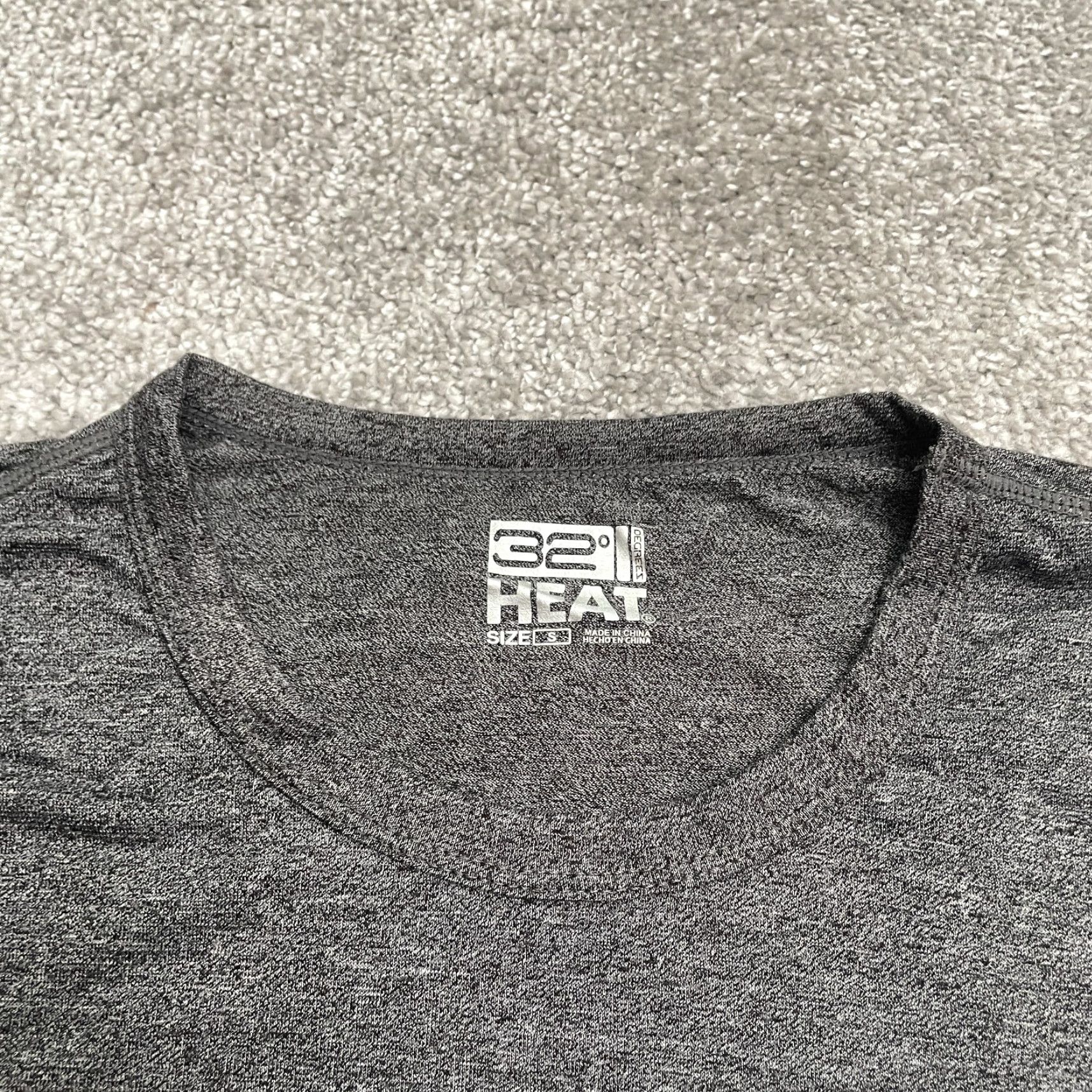 Vintage 32 Degrees Shirt Womens Small Gray Long Sleeve Crew Neck Active Outdoor Top Size S / US 4 / IT 40 - 2 Thumbnail