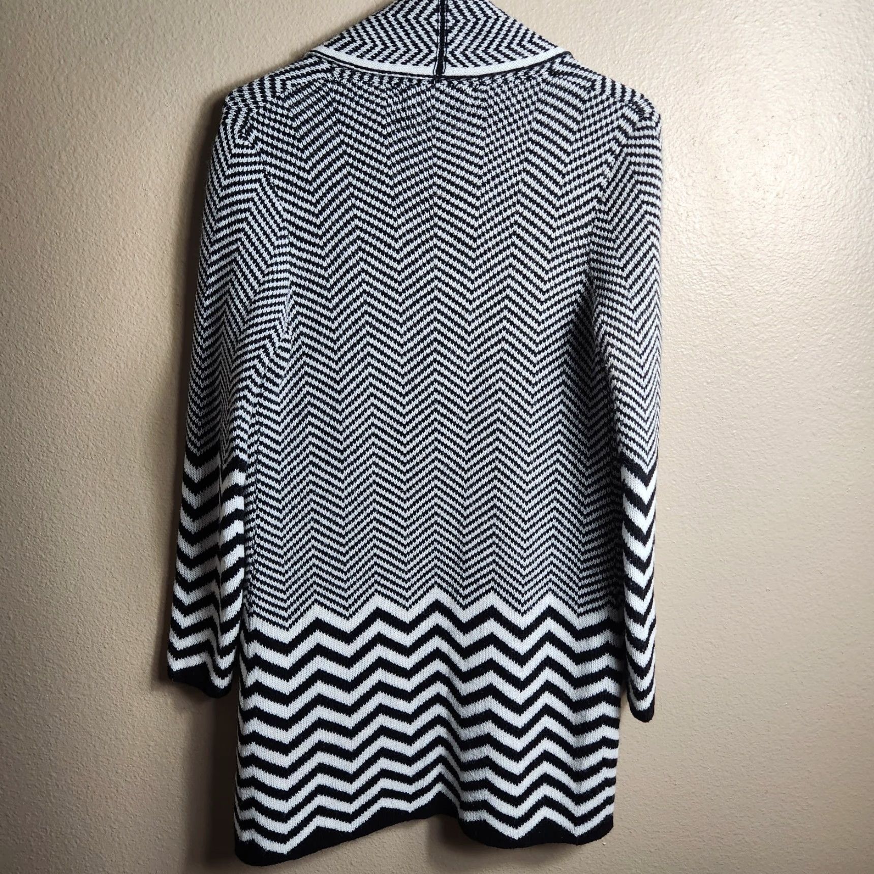 Vintage Lineamaglia Womens Cardigan Wool Blend Long Open LS Black White Chevron |S| Knit Office Women's Shirt/Sweater Size S / US 4 / IT 40 - 4 Thumbnail