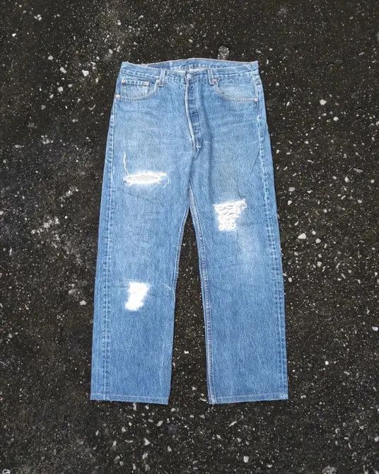 Levi's 90s Vintage Levis 501 Made In USA Distressed Jeans 34x30 Size US 34 / EU 50 - 1 Thumbnail