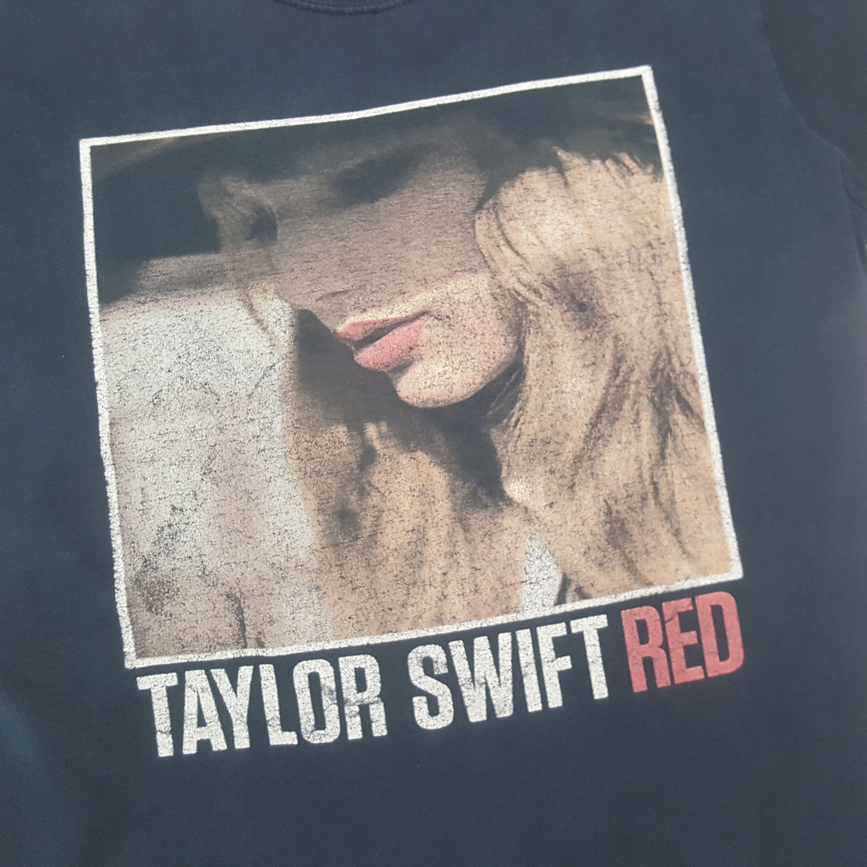 Band Tees Vintage Taylor Swift US Singer Songwriter T-shirt C294N31 Size US M / EU 48-50 / 2 - 5 Thumbnail