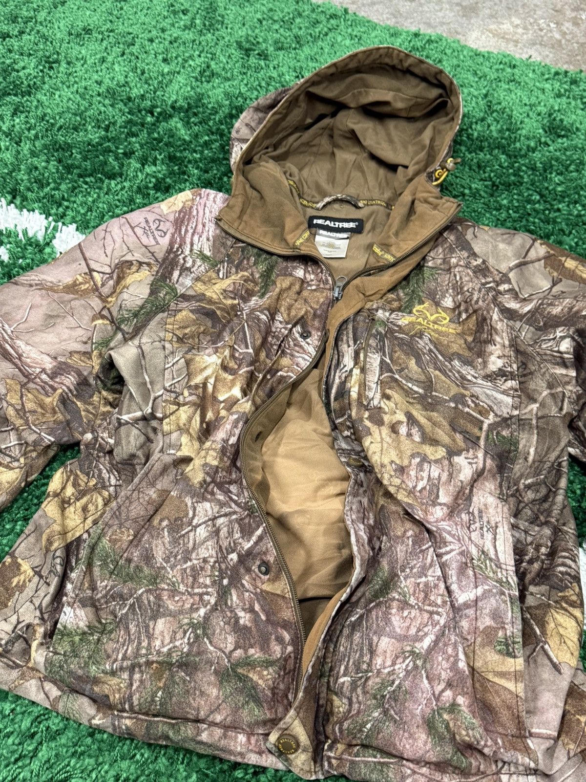 Realtree Very Worn Distressed Real Tree Camo Hoodie Medium Size US M / EU 48-50 / 2 - 3 Thumbnail