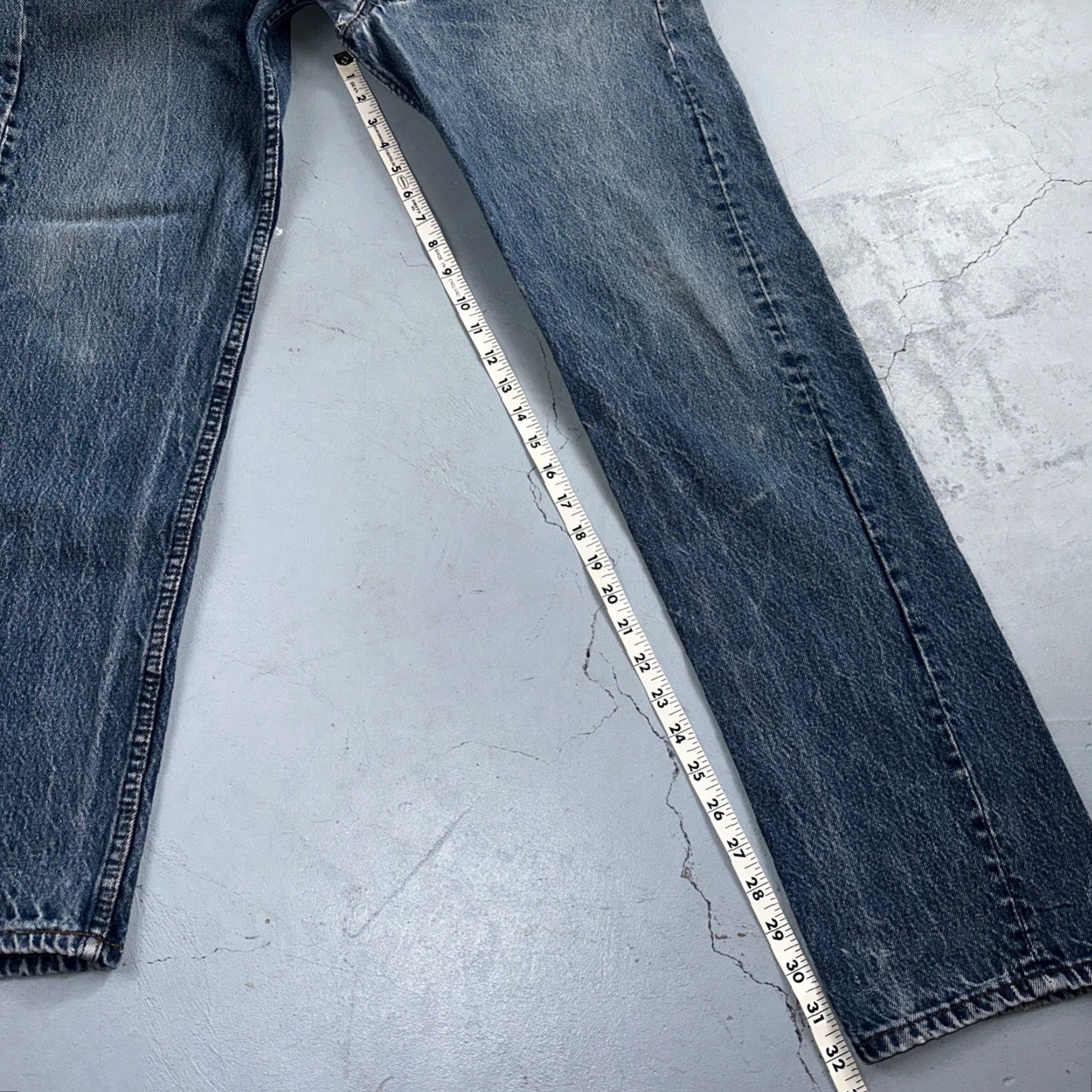 Levi's VINTAGE Levi's 501 Jeans 31x32 Light Wash Straight Leg Classic Mid Rise Men's 80s Blue Size US 31 - 5 Thumbnail