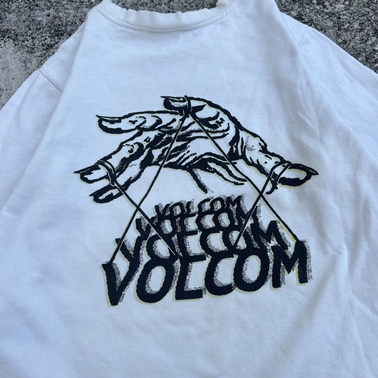 Volcom “RARE” VOLCOM DISTRESS CREWNECK Size US L / EU 52-54 / 3 - 16 Thumbnail