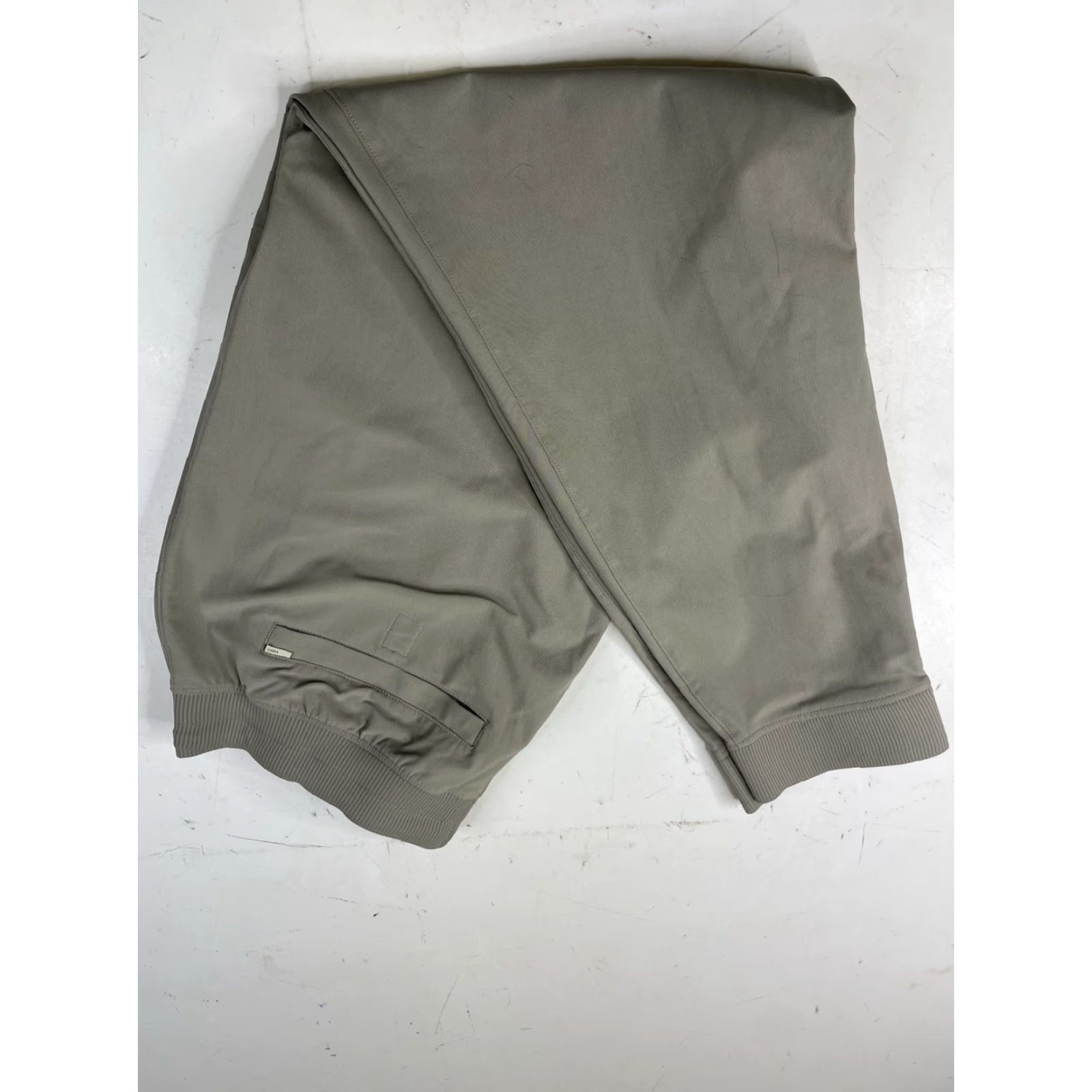 Vuori Vuori Mens Jogger Pants Tapered Gray 2XL Regular Elastic Waist Pockets Inseam See Measurements V436 Size US 39 - 7 Thumbnail
