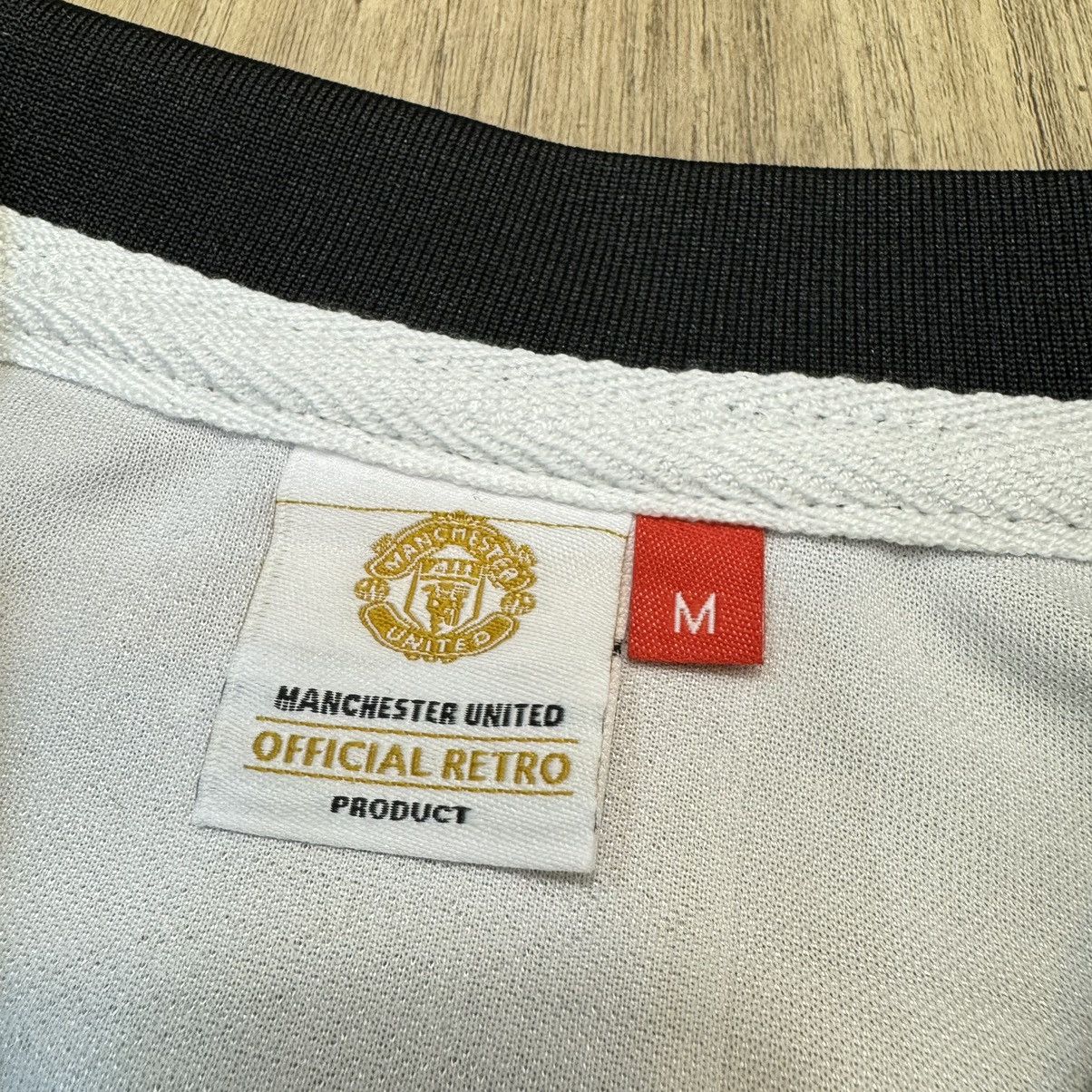 Other Manchester United 97/99 retro away shirt #7 Beckham Size US M / EU 48-50 / 2 - 9 Thumbnail