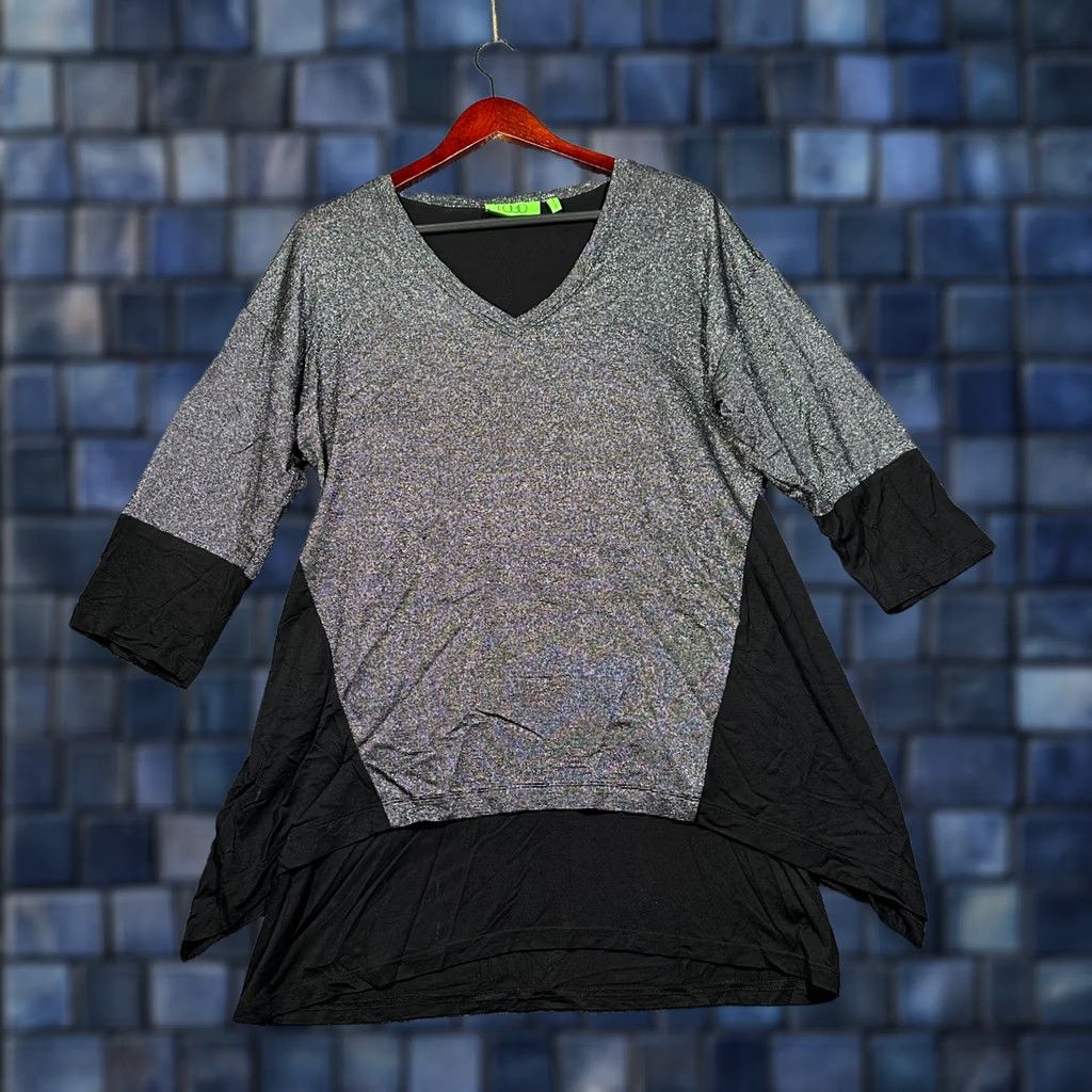 Vintage LOGO by Lori Goldstein Womens Medium Black Silver Metallic Sparkle Tunic Top Size M / US 6-8 / IT 42-44 - 1 Thumbnail