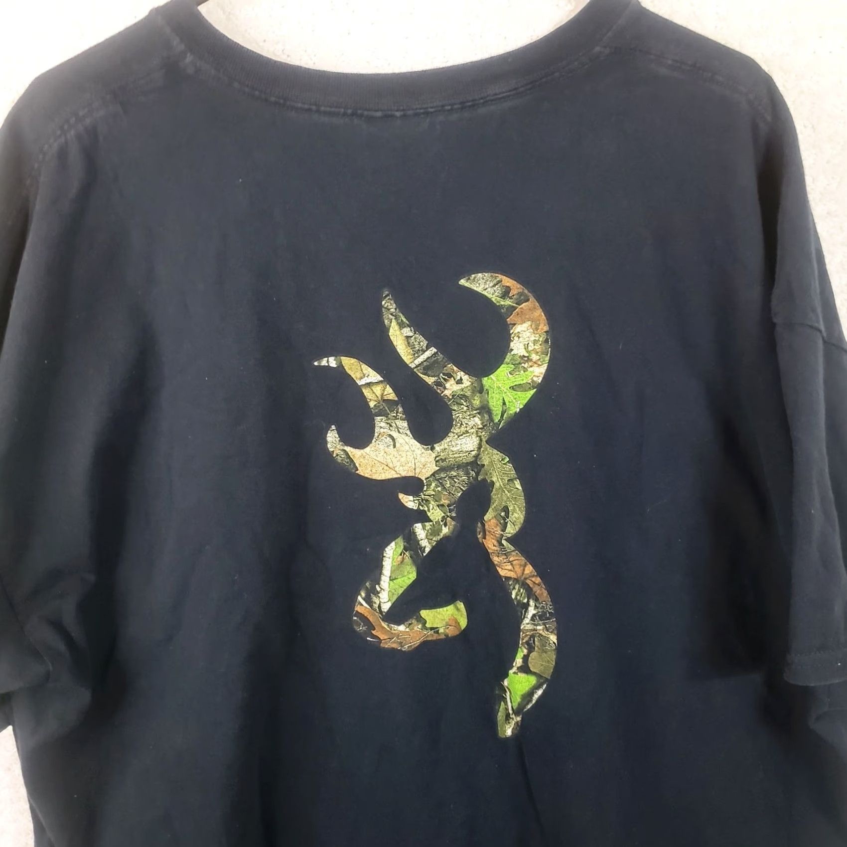 Vintage Browning Hunting Men's 2XL Brown T-Shirt Short Sleeve Camouflage Buck Logo Back Front Vintage Big Tall Shirt Mens Size US XXL / EU 58 / 5 - 4 Thumbnail