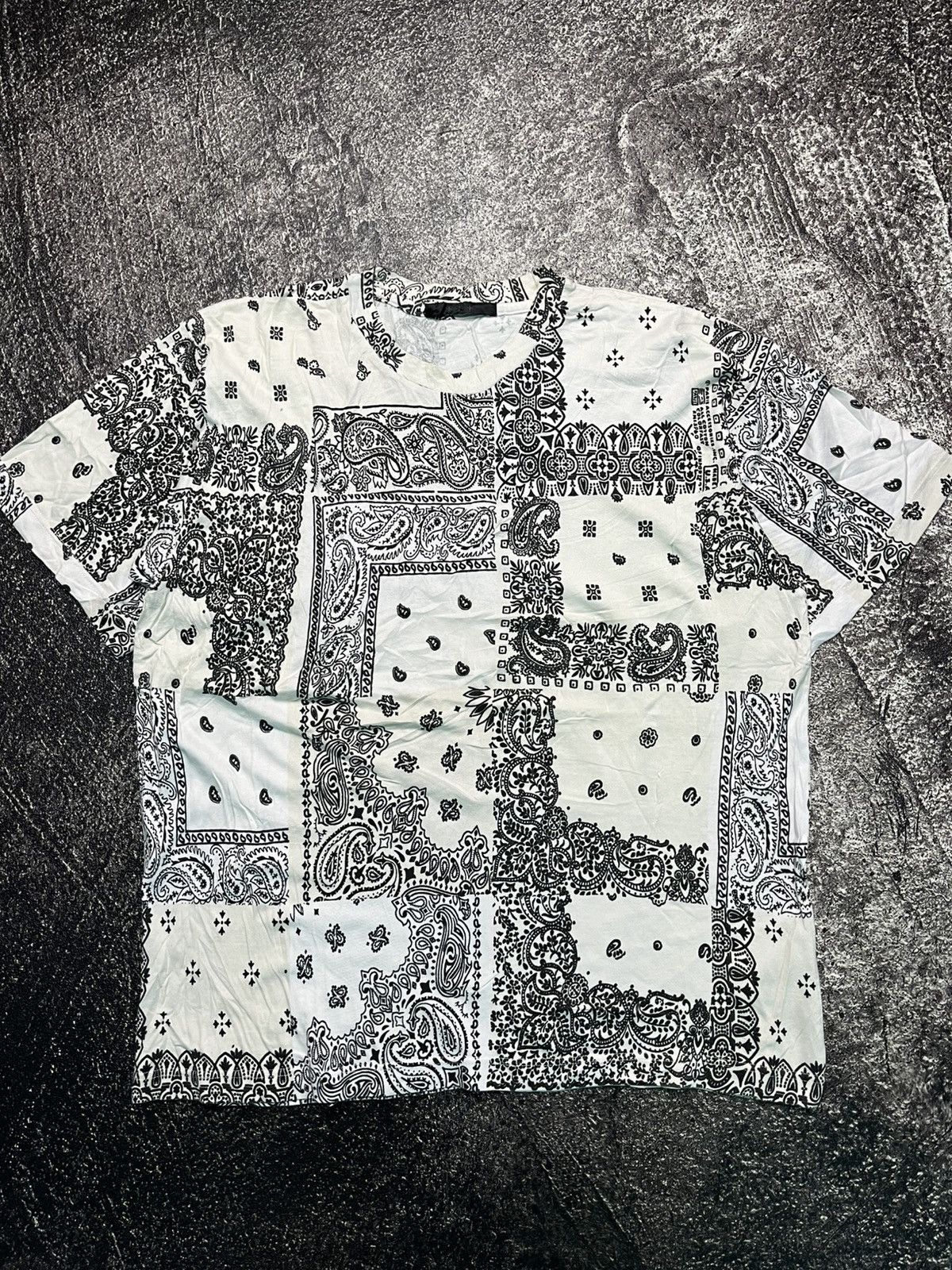 TATRAS Tatras Paisley Bandana Pattern T-shirt Size US XL / EU 56 / 4 - 1 Thumbnail
