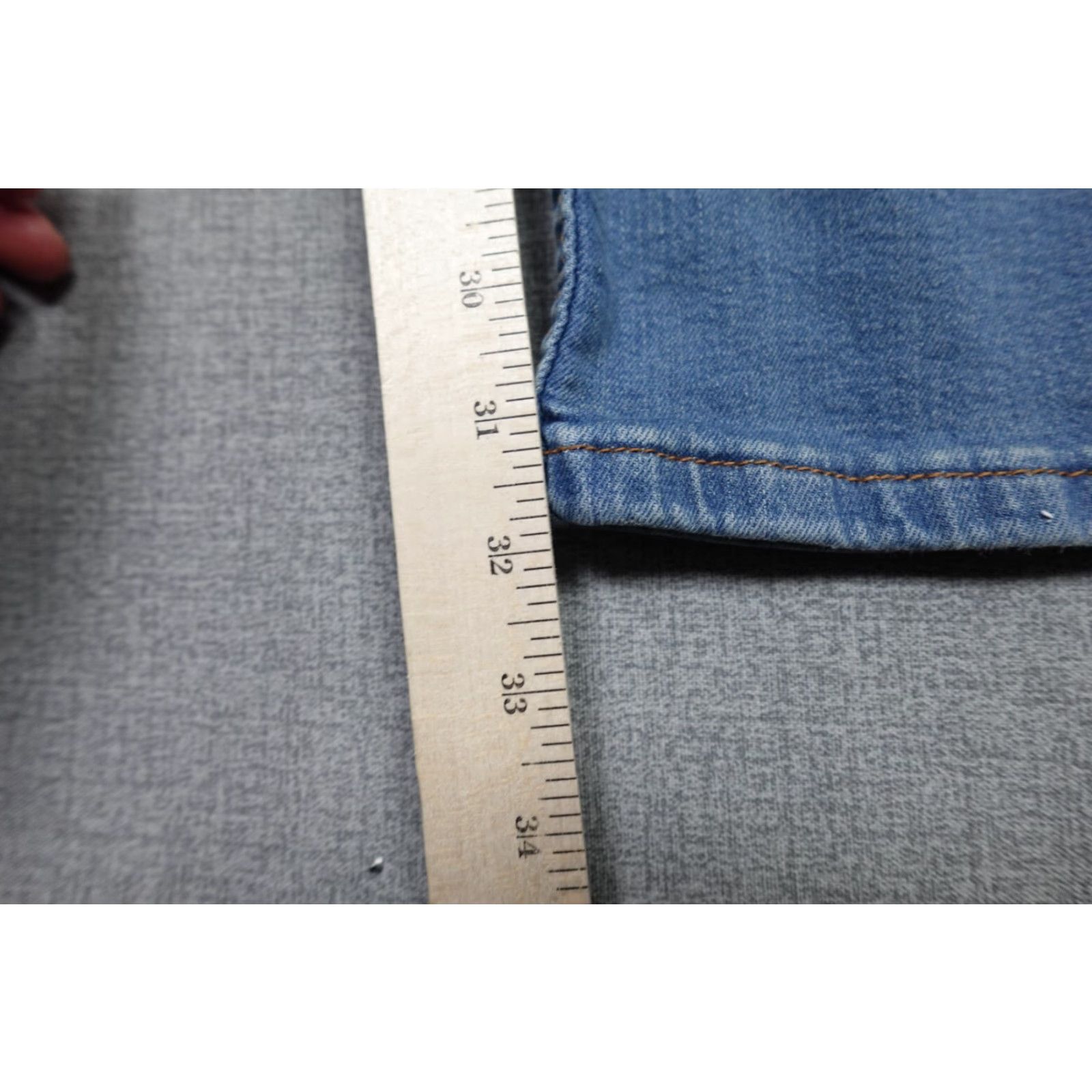 Levi's Levi's 514 Jeans Slim Straight Leg Mens 33 Blue Light Wash Denim Cotton Stretch 5-Pocket Cowboy Western Classic Brand Levi's 514 Mens Jeans Size US 33 - 5 Thumbnail