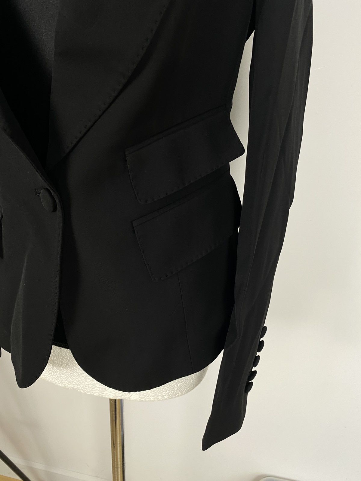 Tom Ford Tom Ford Blazer Archive Tailored Button Front Lined high end Size M / US 6-8 / IT 42-44 - 18 Thumbnail